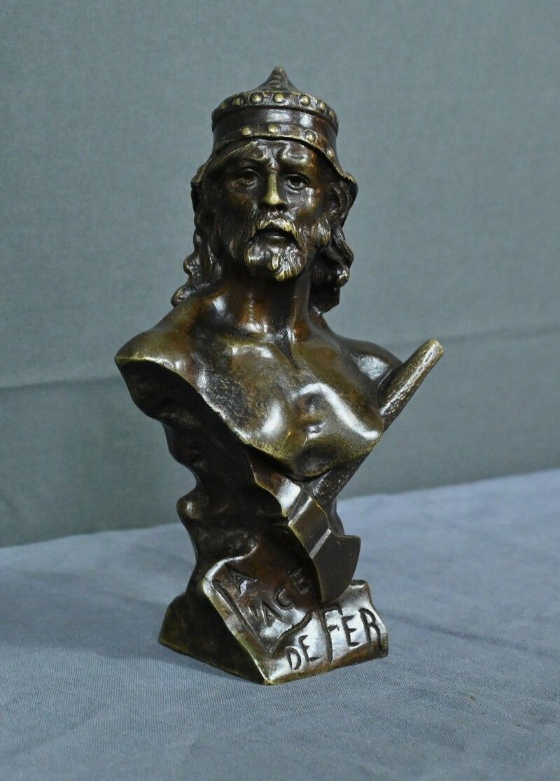 Pair Of Bronze Busts “The Stone Age & The Iron Age” Signed J. Garnier – Late 19th Century photo vintage
