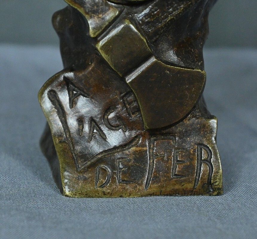 photo for sale Pair Of Bronze Busts “The Stone Age & The Iron Age” Signed J. Garnier – Late 19th Century