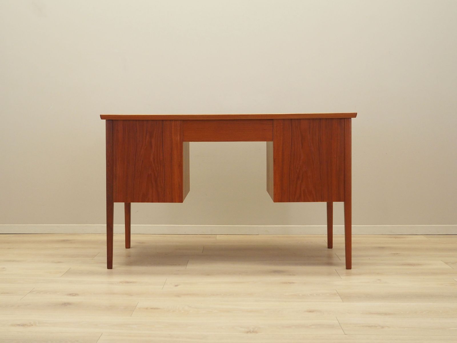 1449.0 Teak Desk, Danish Design, 1970s, Production: Denmark photo