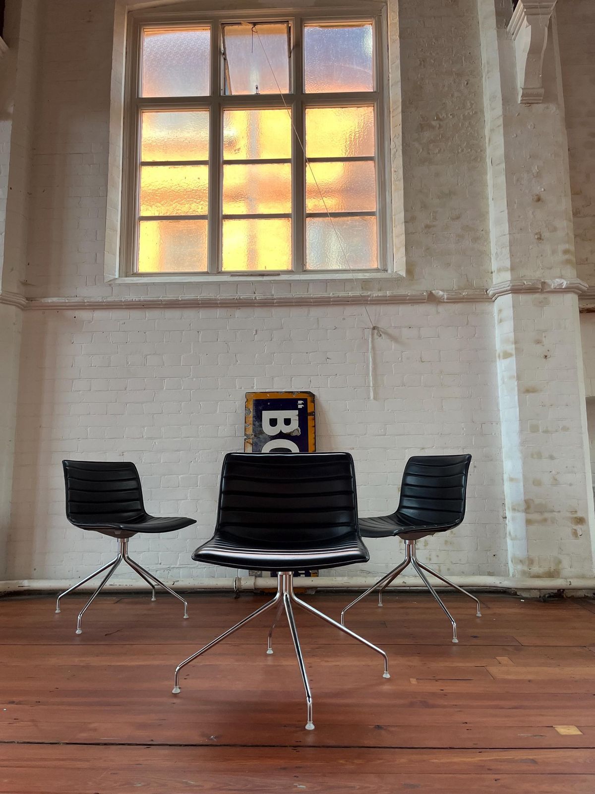 Arper Catifa 53 Swivel Chair   Black Leather (X1 Chair) photo furniture