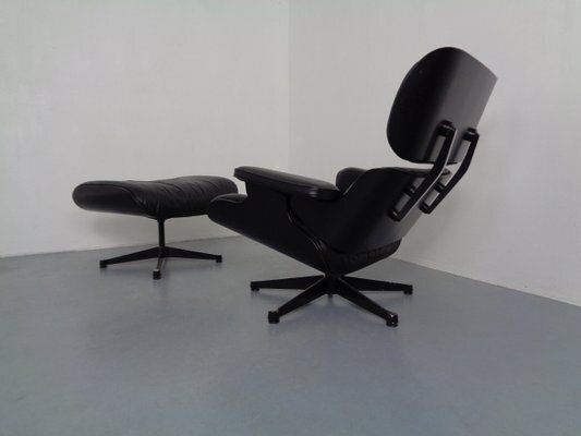 Lounge Chair And Ottoman By Charles And Ray Eames For Herman Miller, 1980s, Set Of 2 photo vinterior