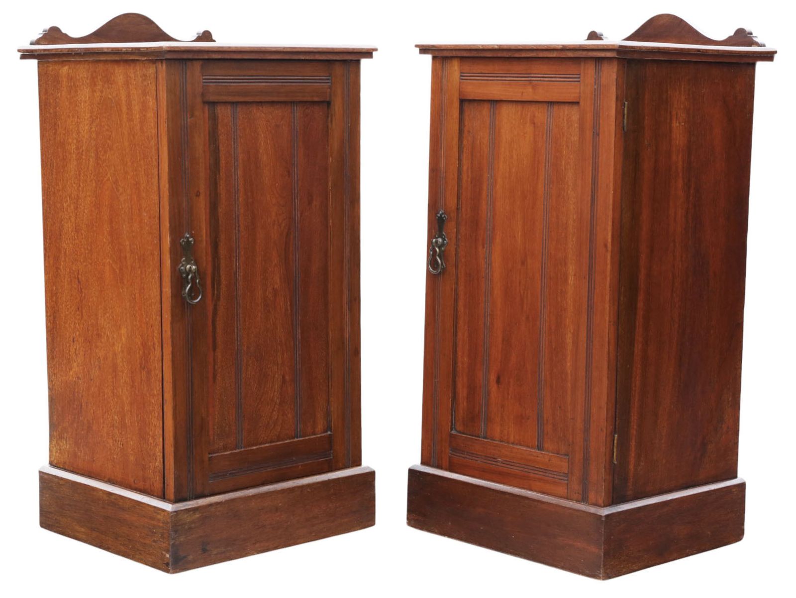 Antique C.1910 Pair Of Red Walnut Bedside Tables – Fine Quality Nightstands photo furniture