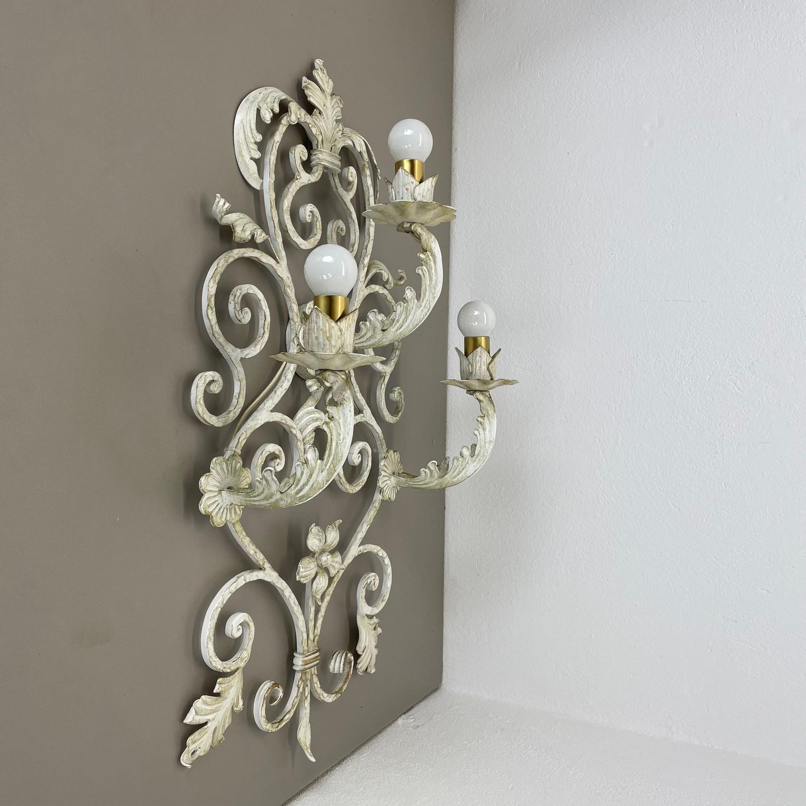 1 Of 3 Xxl 73cm White Metal Florentiner Theatre Wall Light, Italy, 1970s photo for sale