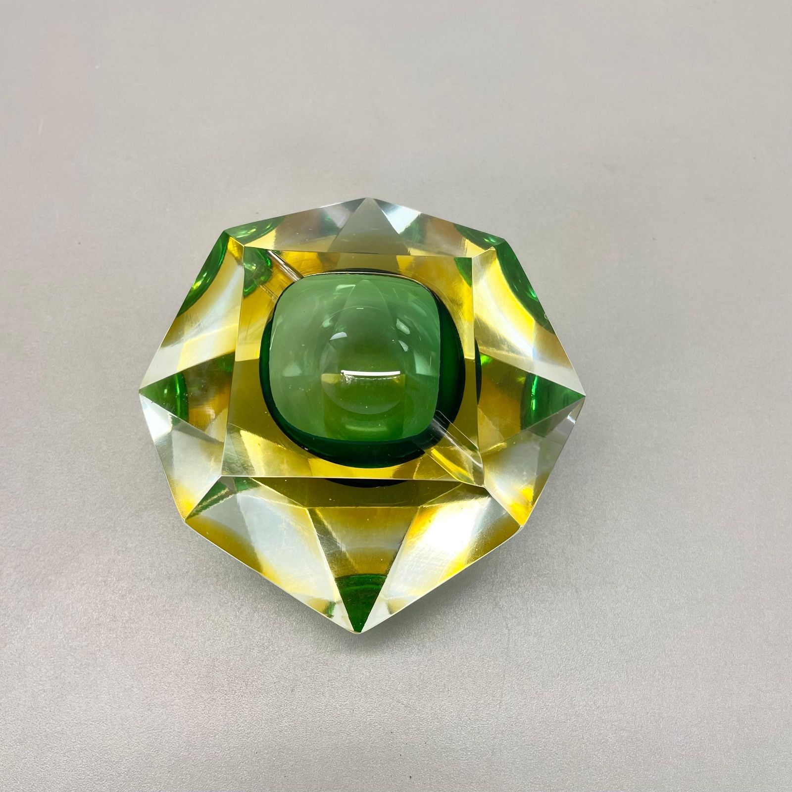 Murano Glass Faceted "Diamond" Sommerso Bowl Element Ashtray Murano Italy, 1970s photo 477.0