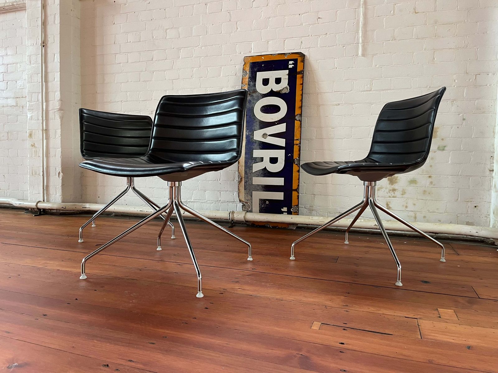 Arper Catifa 53 Chair Leather Studio : Swivel Chair photo buy