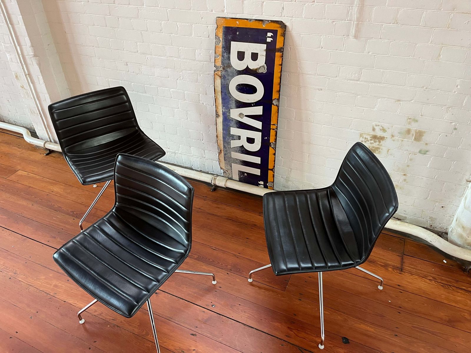 photo furniture Arper Catifa 53 Chair Leather Studio : Swivel Chair