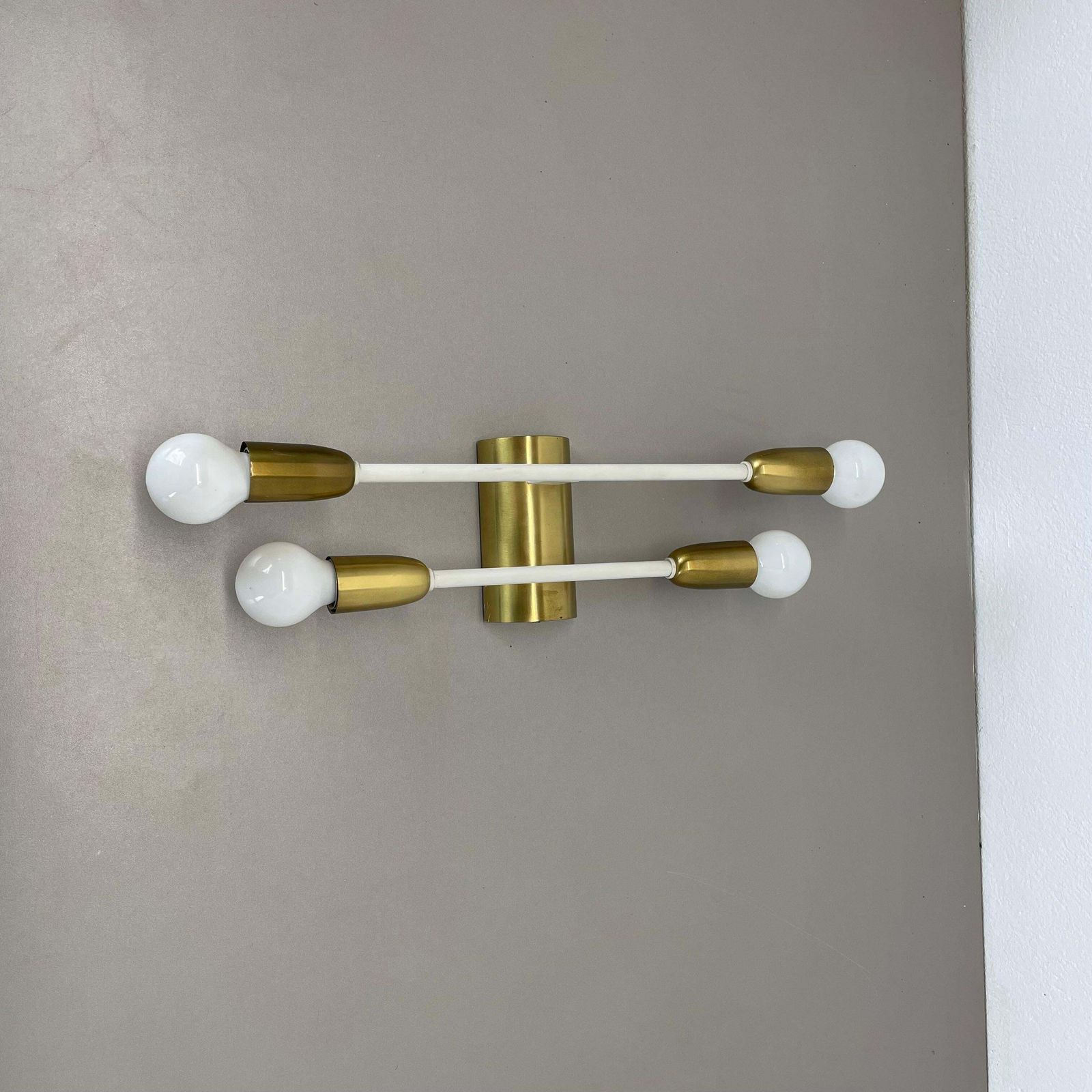 Rare Minimalist 37cm Brass Stilnovo Style Theatre Wall Light Sconce, Italy 1950s photo furniture