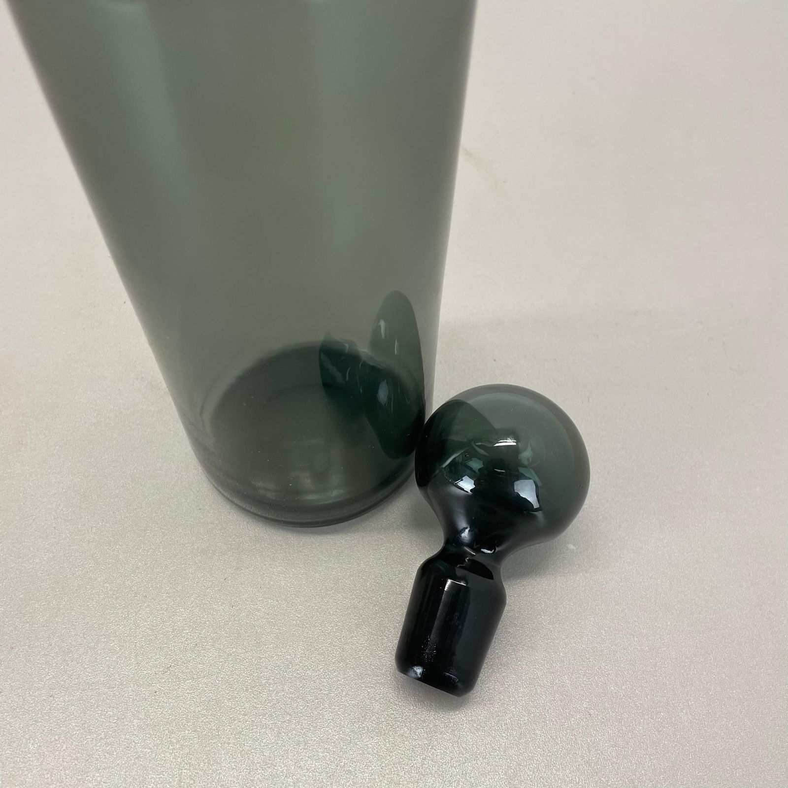 303.0 Rare Green Glass Decanter By Saara Hopea For Nuutajärvi Notsjö, Finland 1970s photo