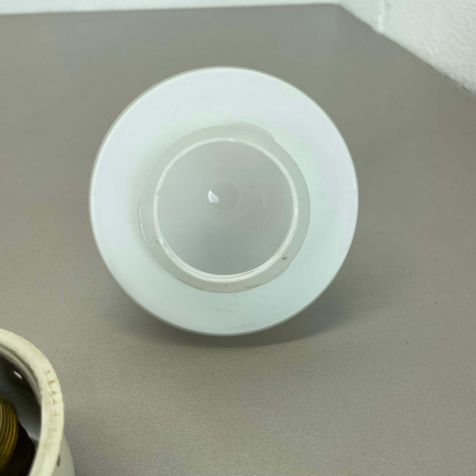 photo vintage Red Round 20cm Stilnovo Style Metal Opaline Glass Wall Light, Italy, 1960s