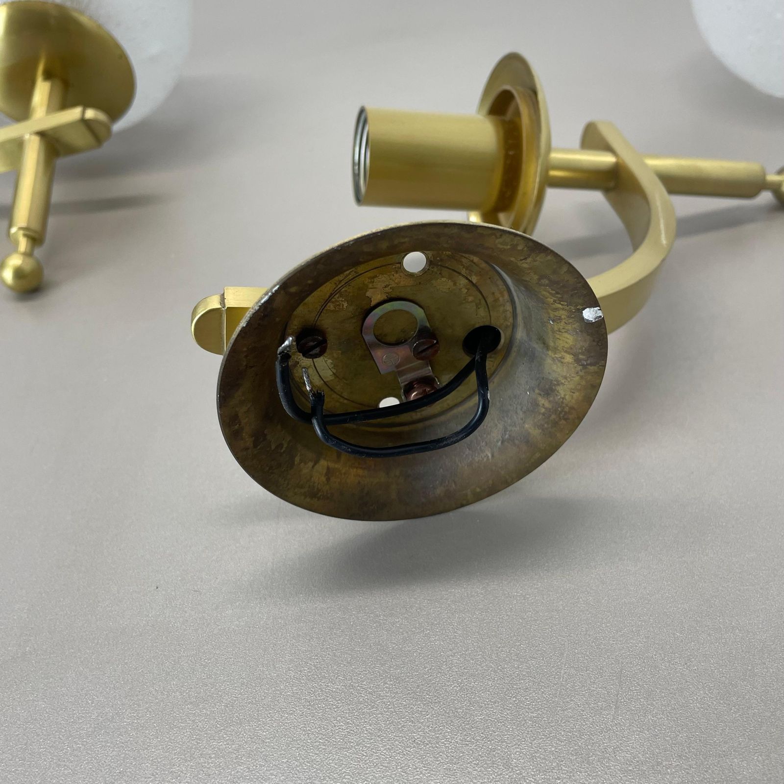photo vintage Set Of Two Minimalist Brass And Glass "Ball" Wall Light Sconces, Italy 1970s