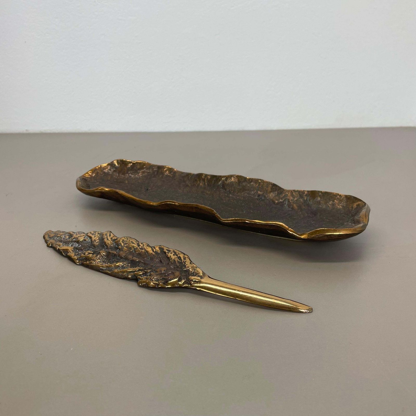 Bronze Desk Shell Plate And Letter Opener Auböck Hagenauer Era, Germany, 1970s photo furniture