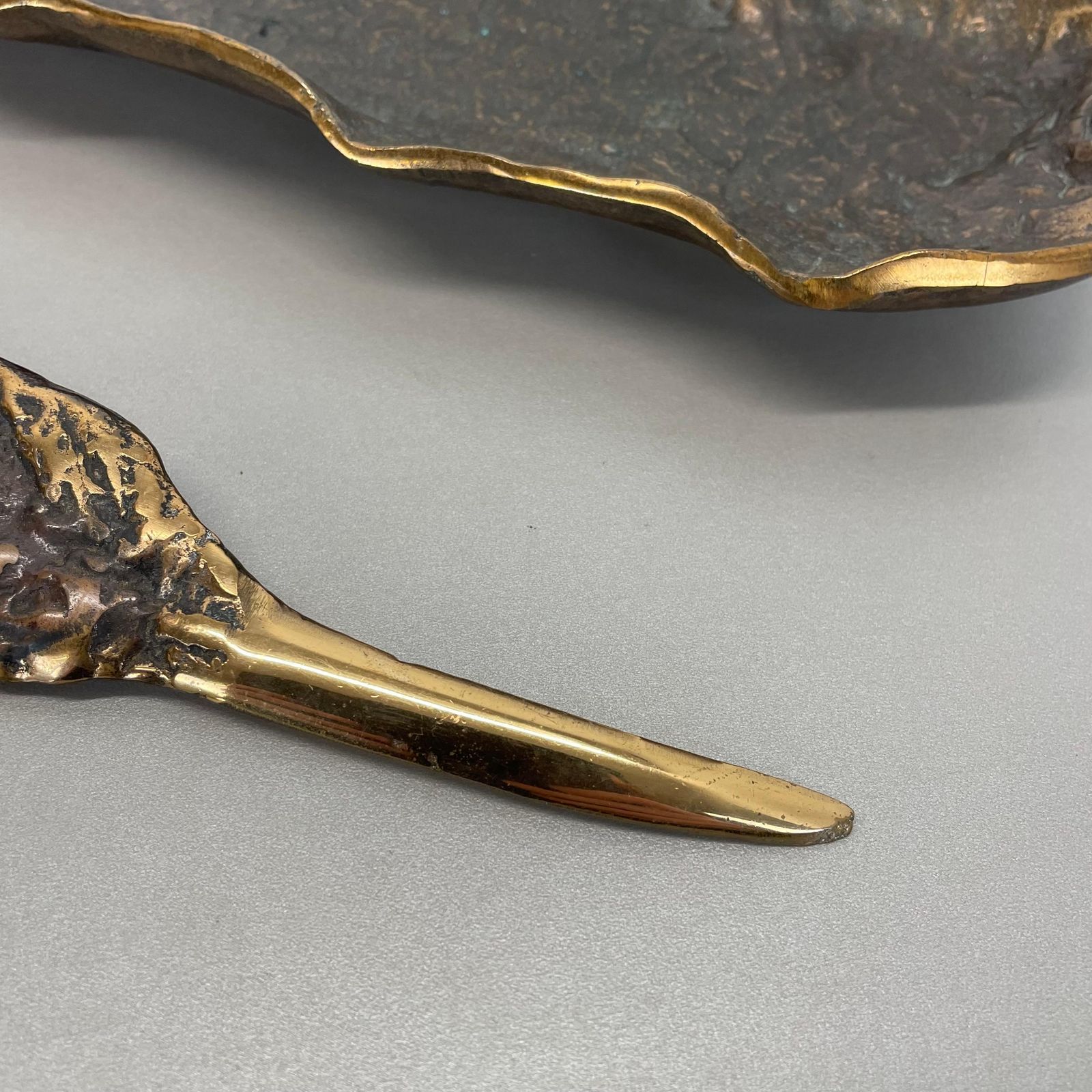 Bronze Desk Shell Plate And Letter Opener Auböck Hagenauer Era, Germany, 1970s photo vinterior