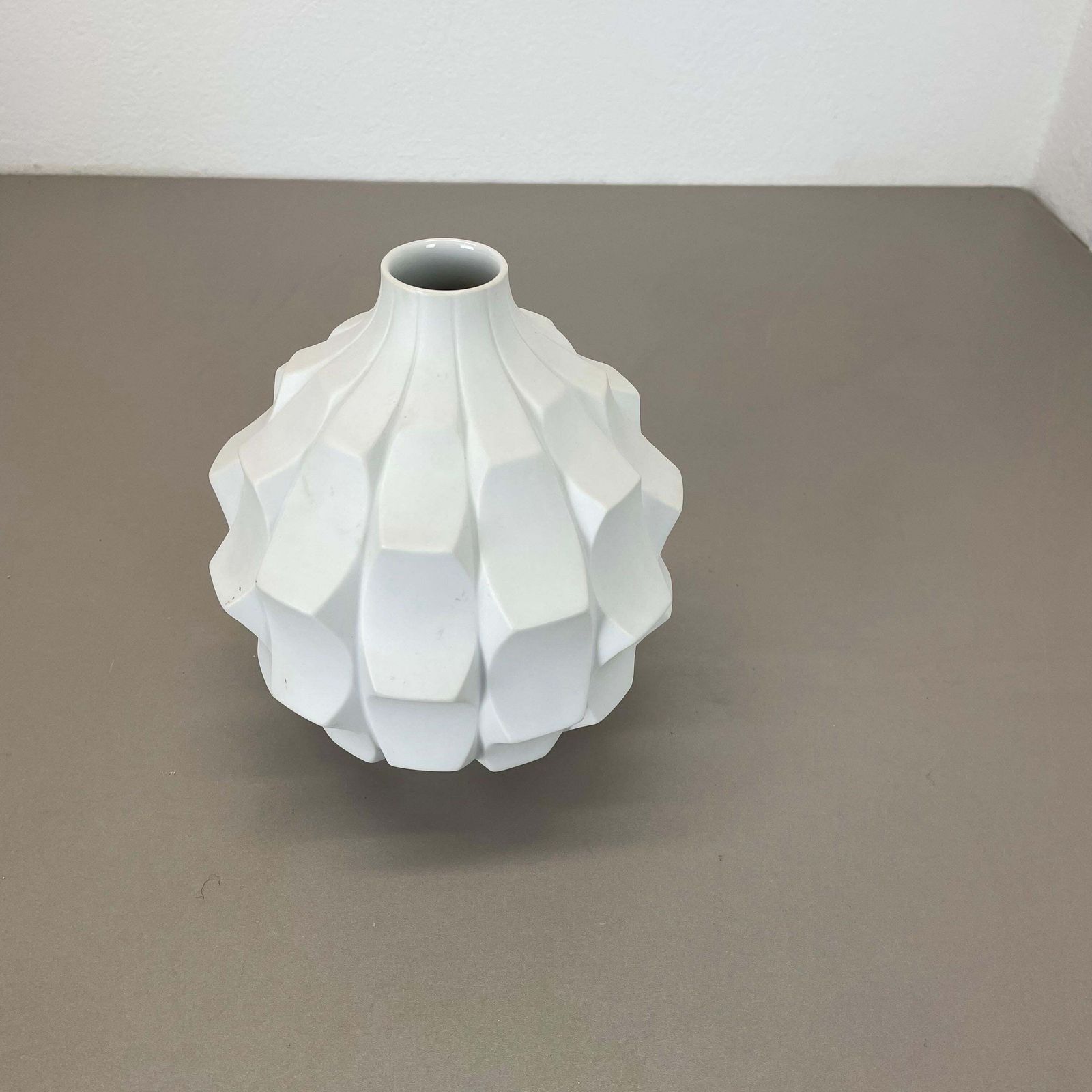 photo vintage Op Art Vase Porcelain Vase Heinrich Fuchs For Hutschenreuther, Germany, 1970s