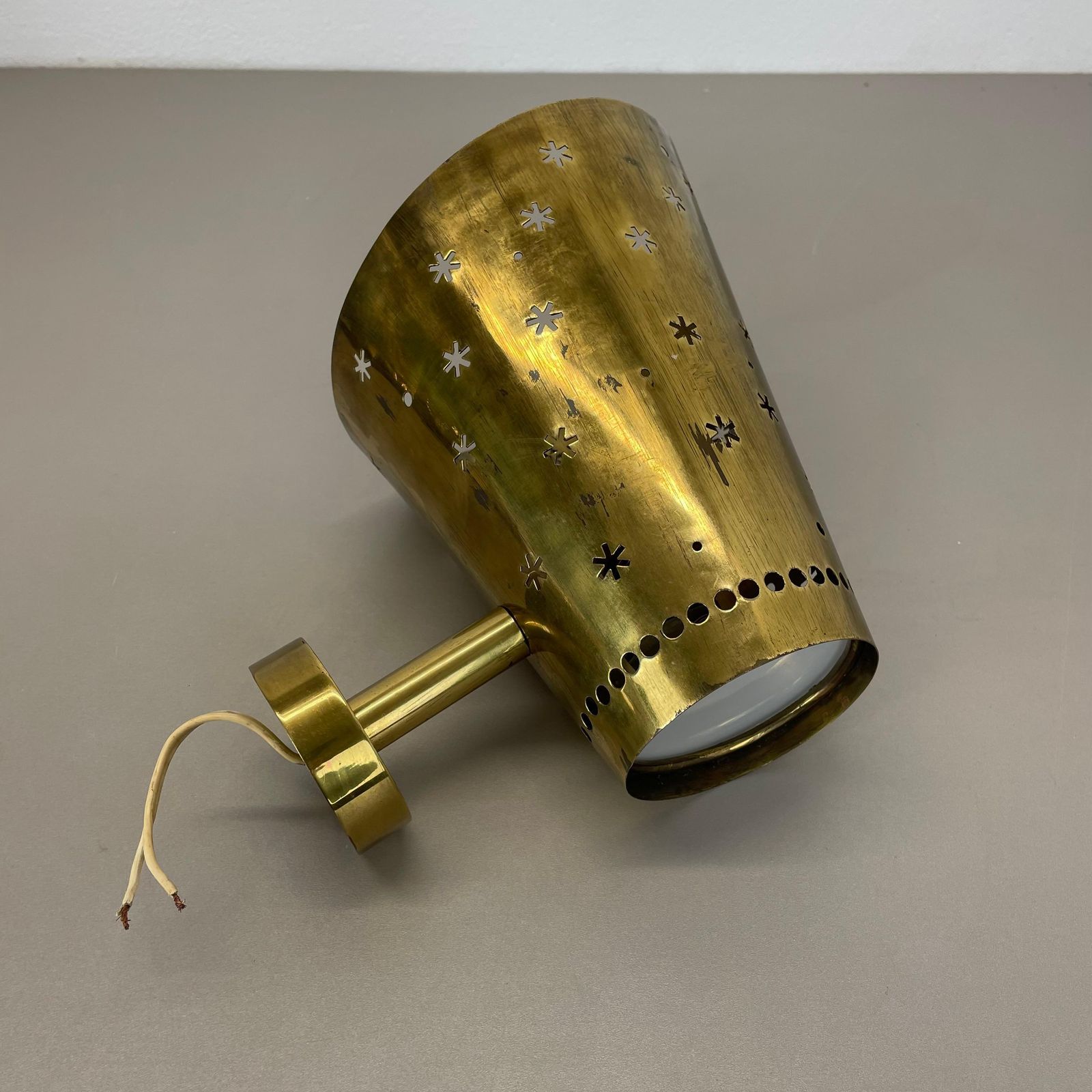 3097.0 Rare Minimalist Brass "Stars" Theatre Wall Light By Stilnovo Attrib. Italy 1950s photo
