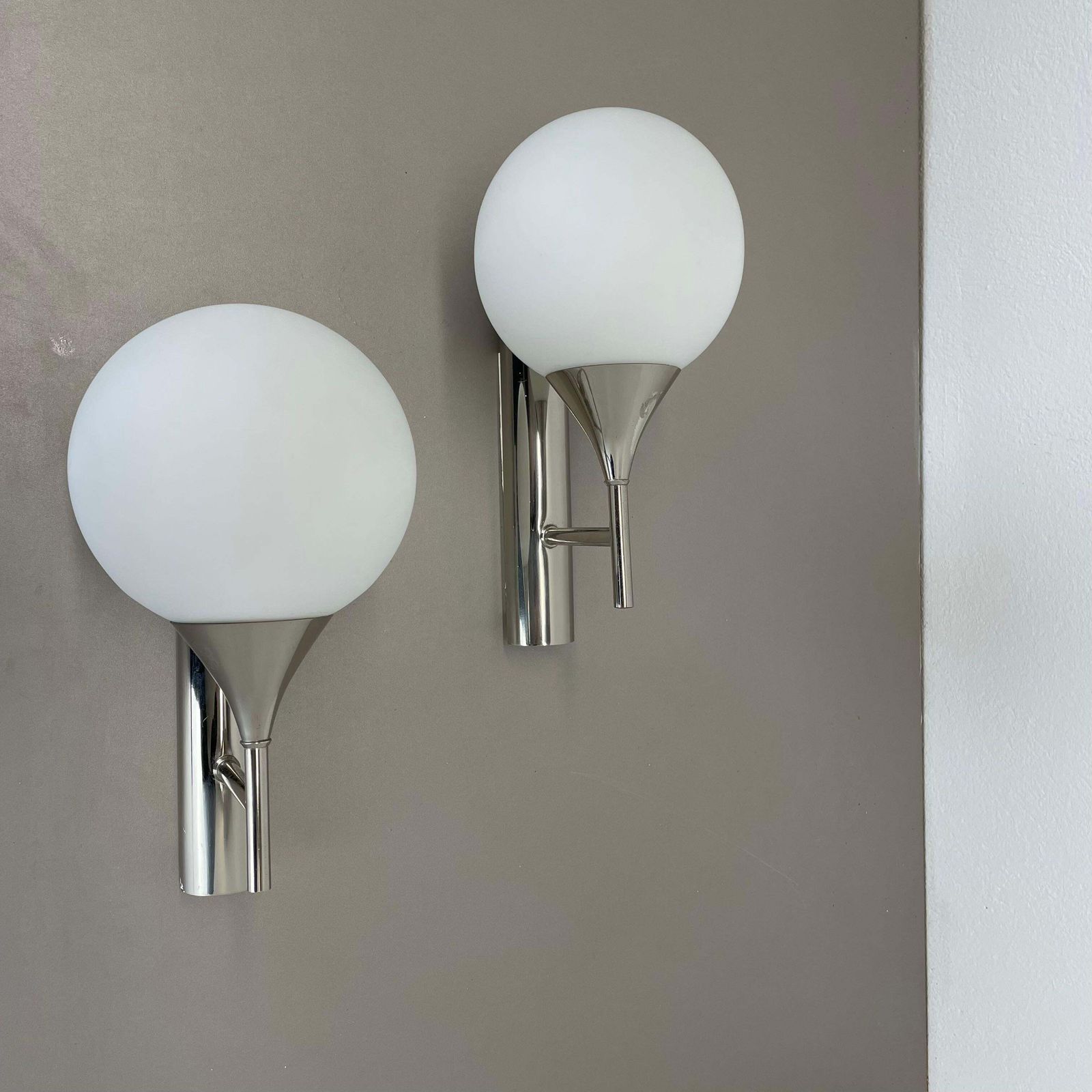Set Of 2 Chrome Tube "Ball" Wall Lights By Gaetano Sciolari Attrib. Italy 1970s photo vintage
