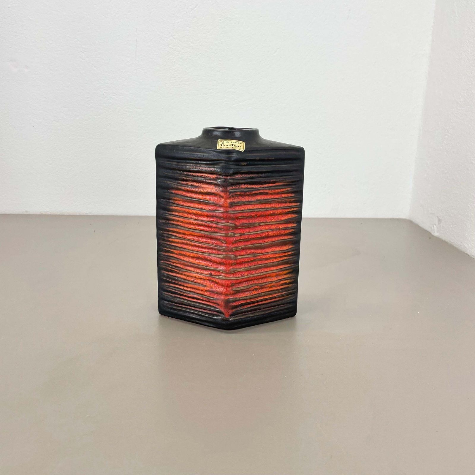 Large 20cm Ceramic Brutalist Vase Fat Lava Carstens Tönnieshof, Germany, 1970s photo furniture