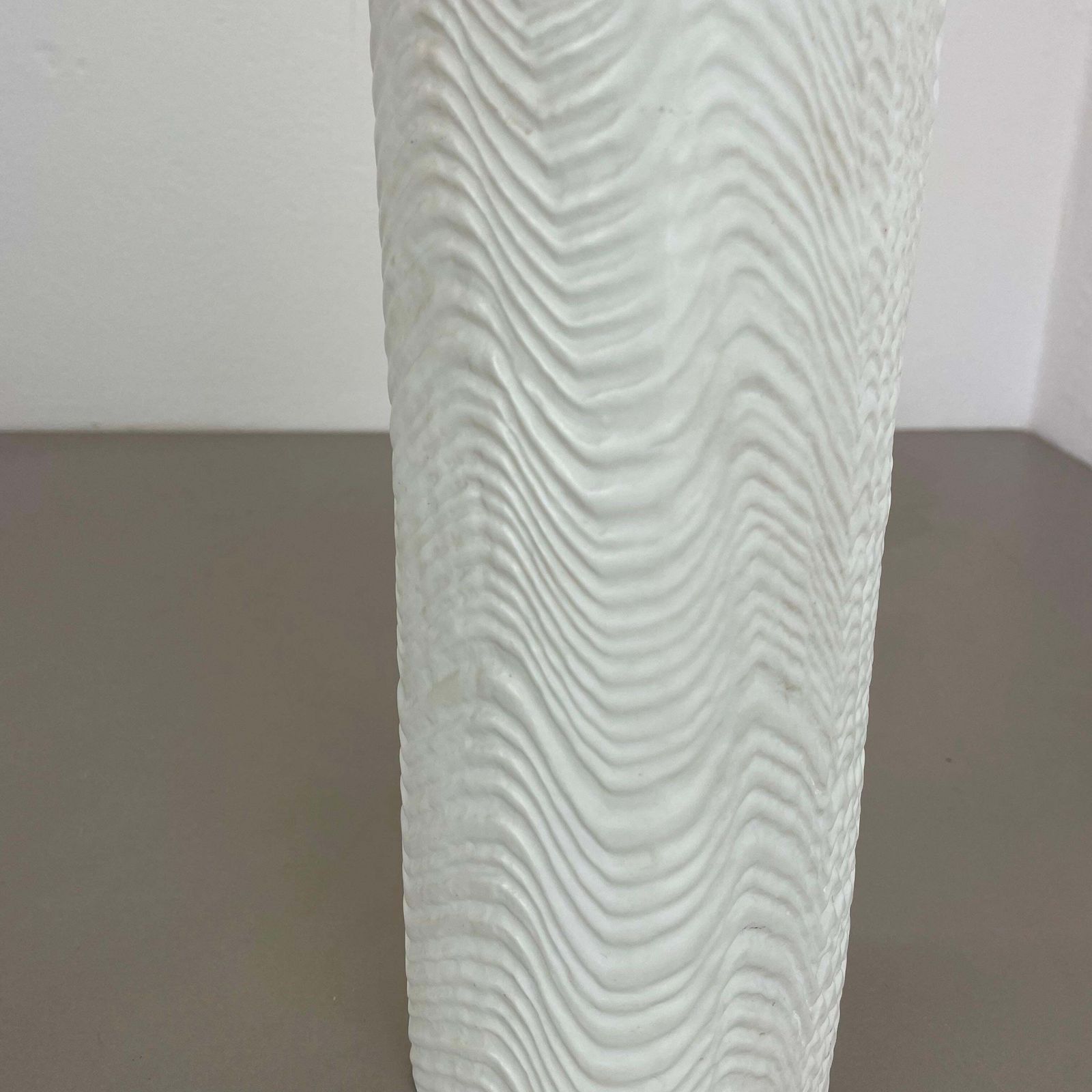 Large 30cm Op Art Vase Porcelain Vase By Martin Freyer For Rosenthal, Germany photo 442.0
