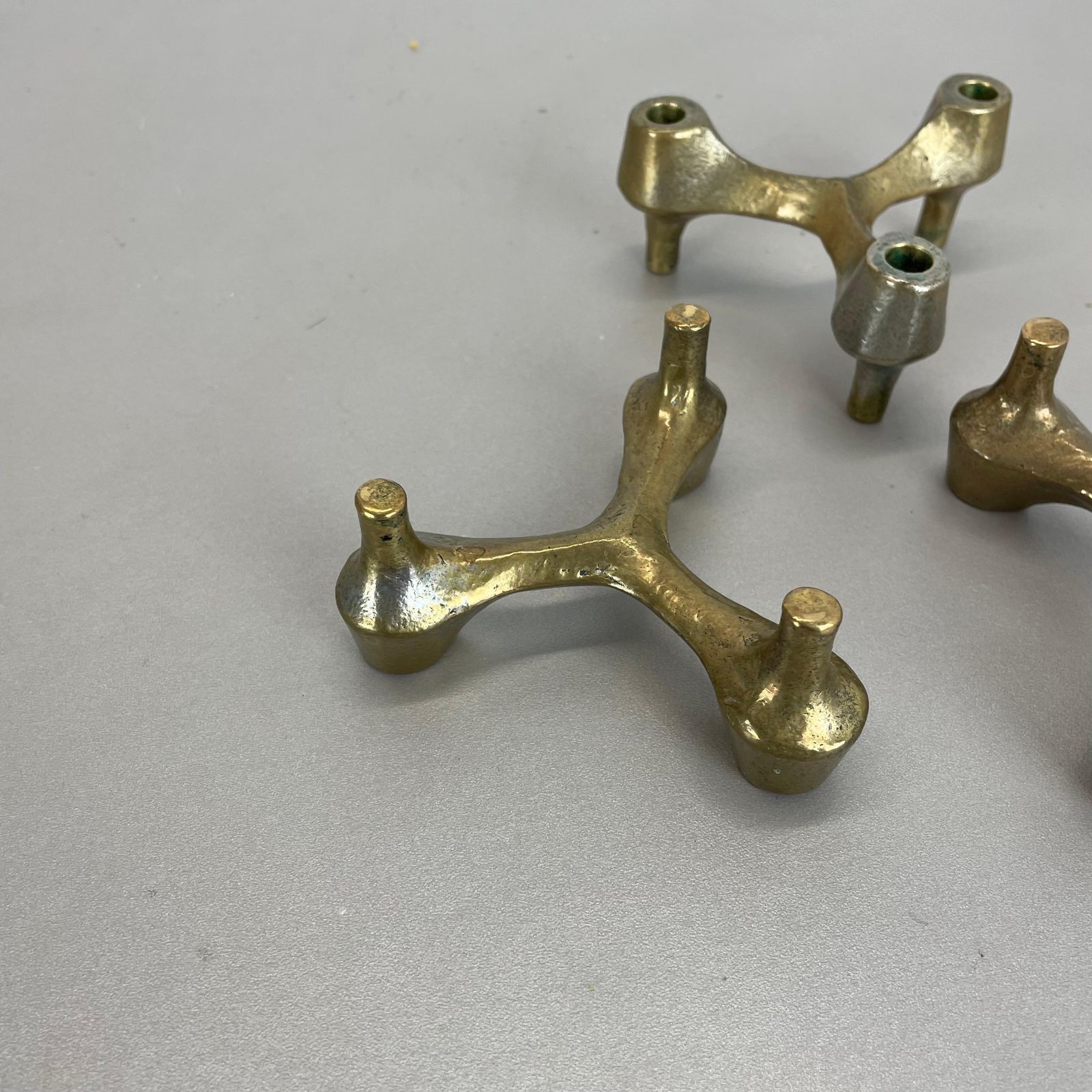 photo vinterior Set Of 3 Sculptural Brutalist Tripod Bronze Metal Candleholder, France, 1960s