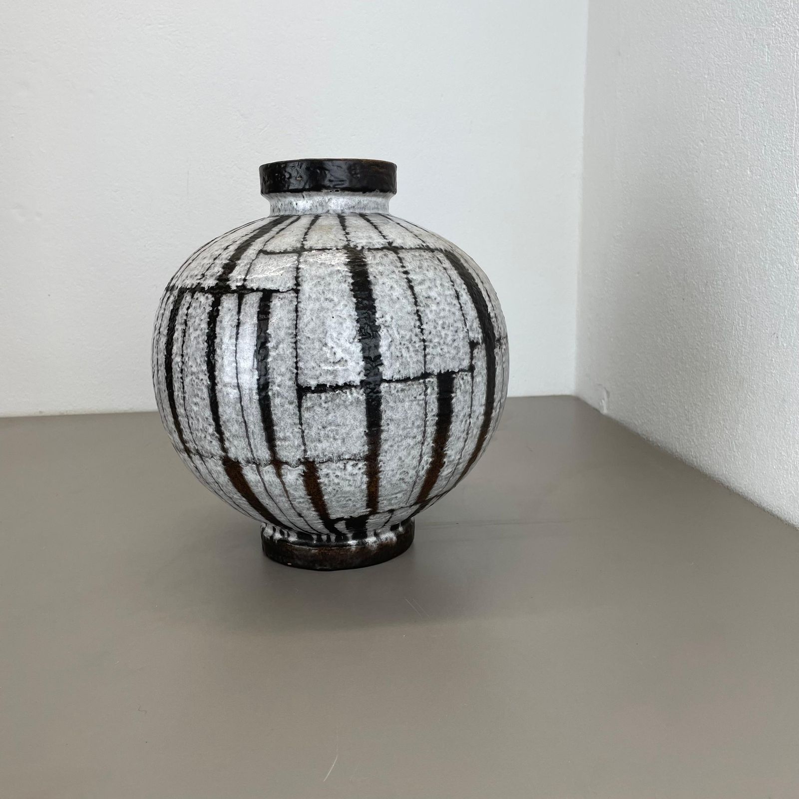 Large 30cm Ceramic Brutalist Vase Fat Lava Carstens Tönnieshof, Germany, 1970s photo furniture
