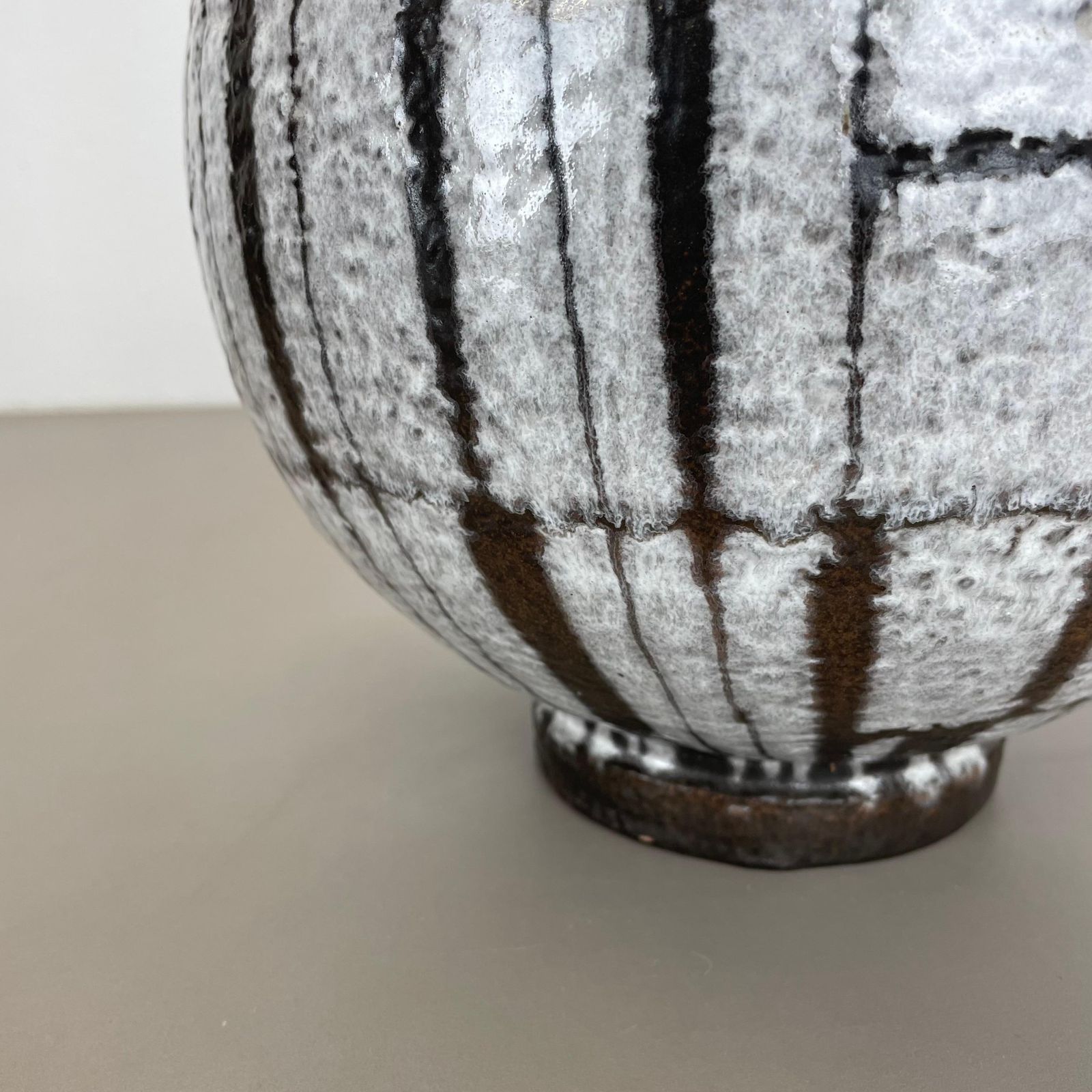 Large 30cm Ceramic Brutalist Vase Fat Lava Carstens Tönnieshof, Germany, 1970s photo vinterior