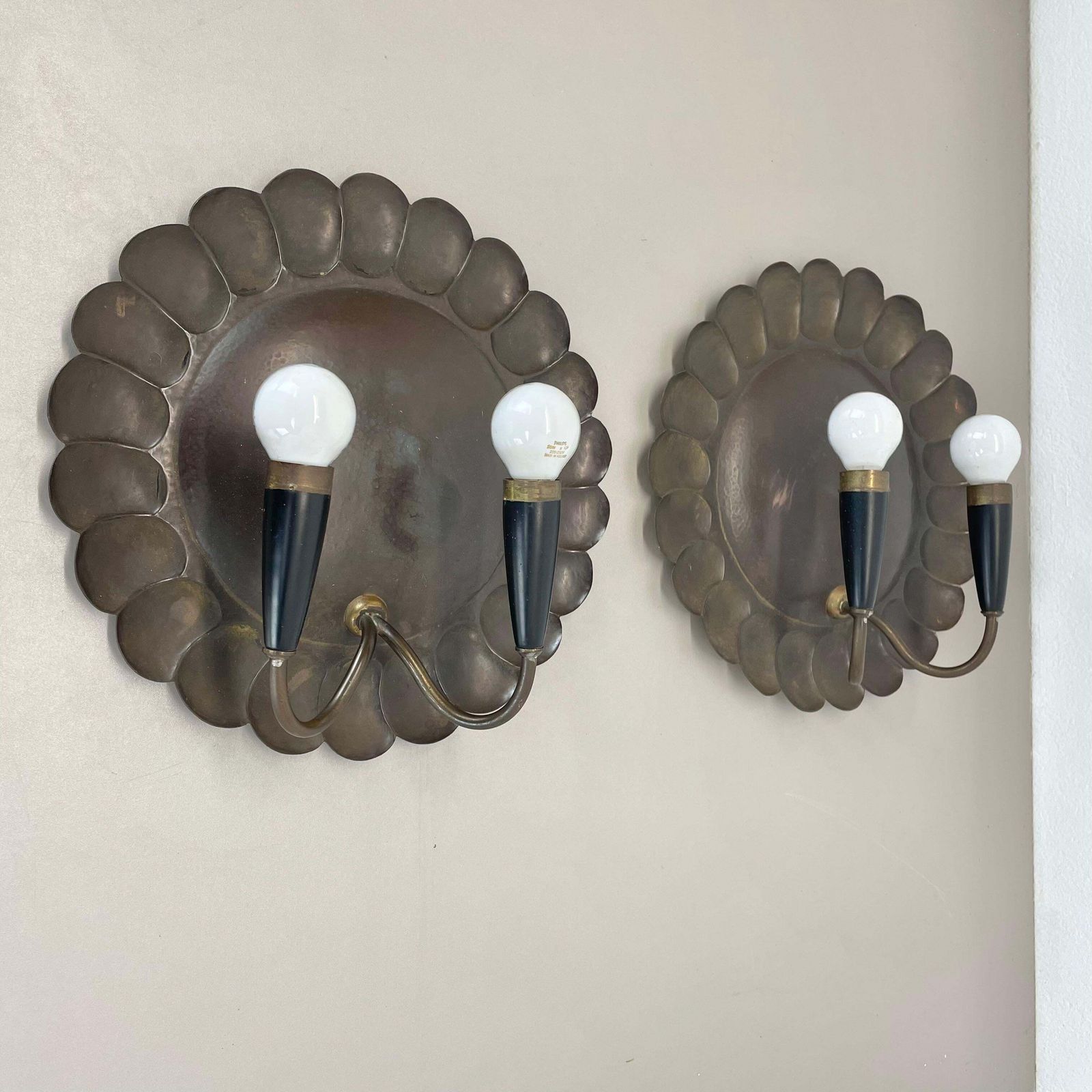 Set Of 2 Brass 31cm Gio Ponti Style Theatre Wall Light Sconces, Italy, 1950s photo furniture