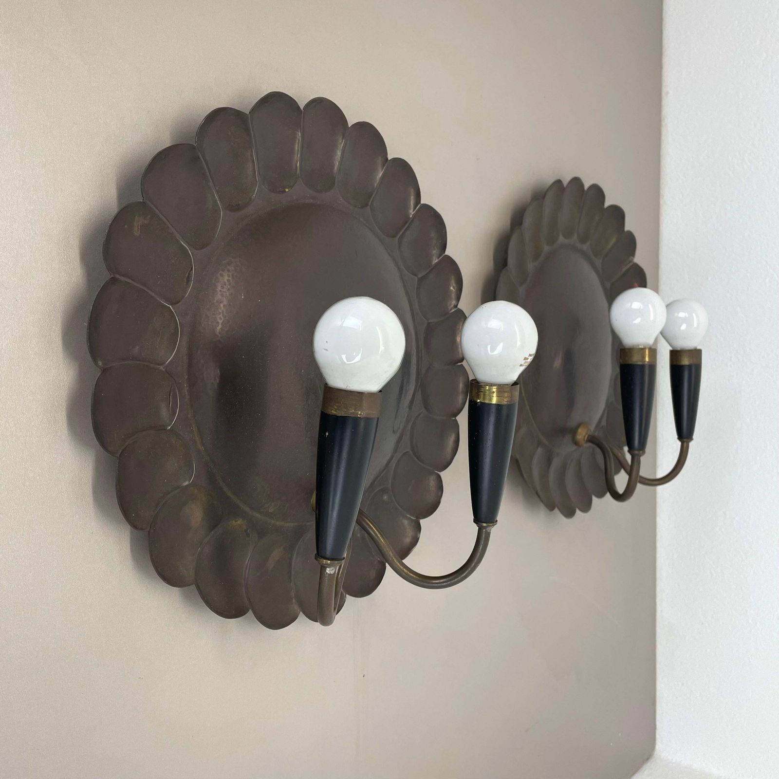 Set Of 2 Brass 31cm Gio Ponti Style Theatre Wall Light Sconces, Italy, 1950s photo for sale
