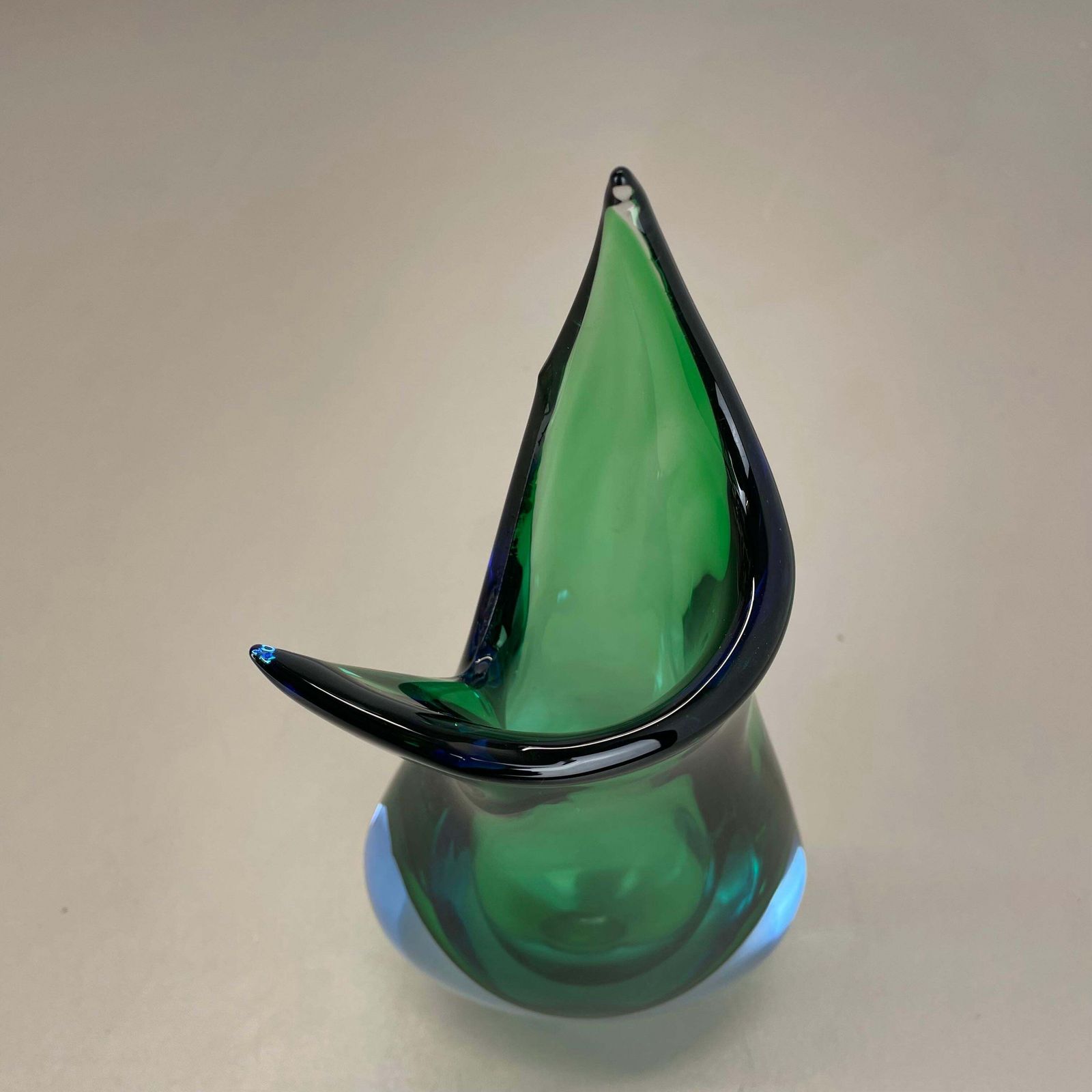 photo furniture Large 31cm Green Murano Glass Sommerso Vase By Flavio Poli Attr., Italy, 1970