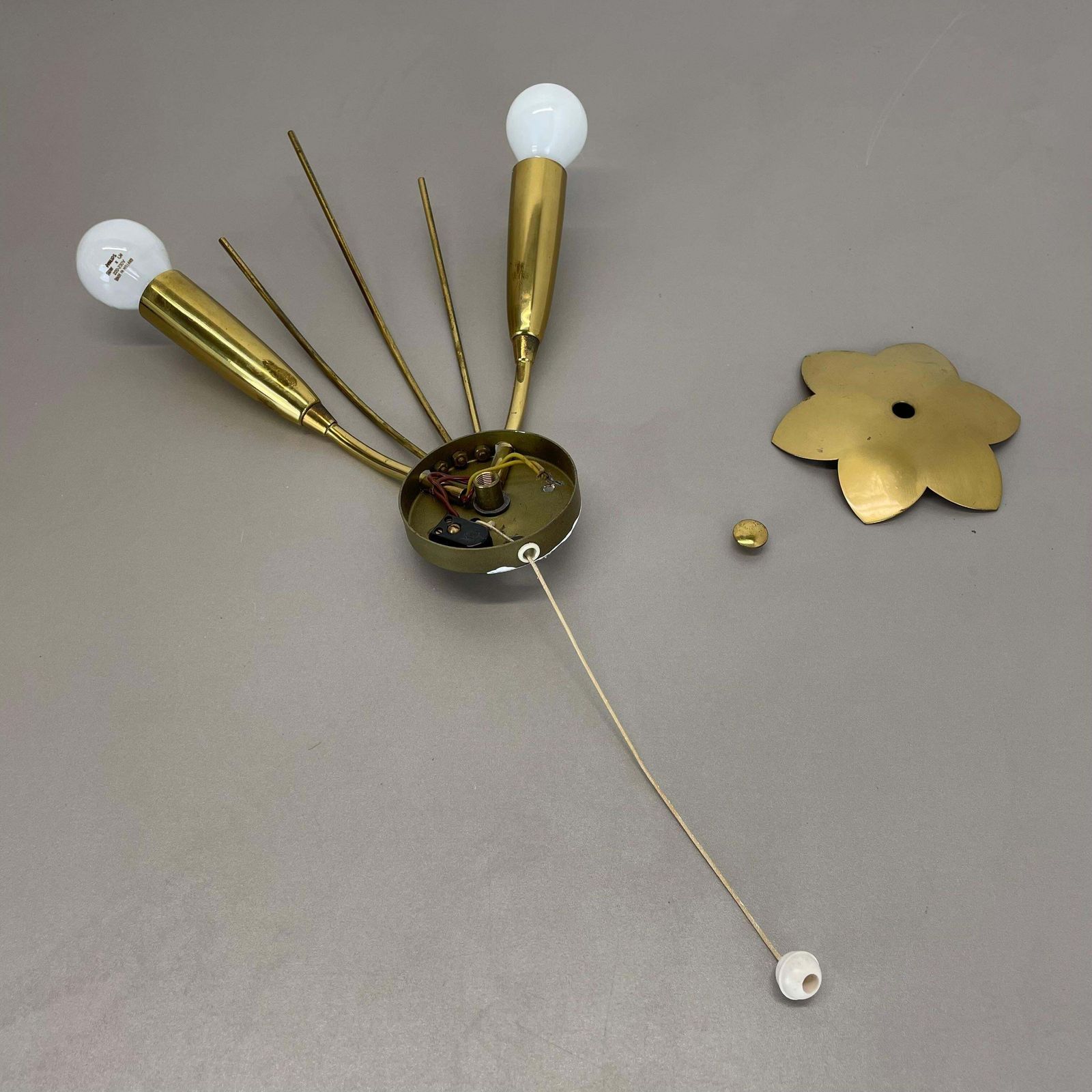 photo vintage Rare Minimalist 33cm Brass Stilnovo Style Theatre Wall Light Sconce, Italy 1950s