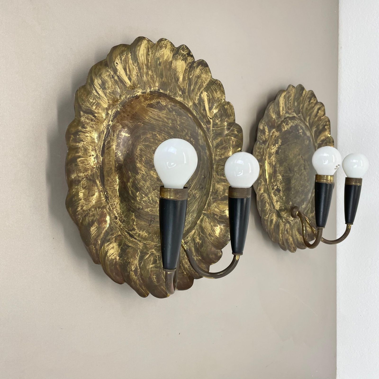 Set Of 2 Brass 31cm Gio Ponti Style Theatre Wall Light Sconces, Italy, 1950s photo for sale