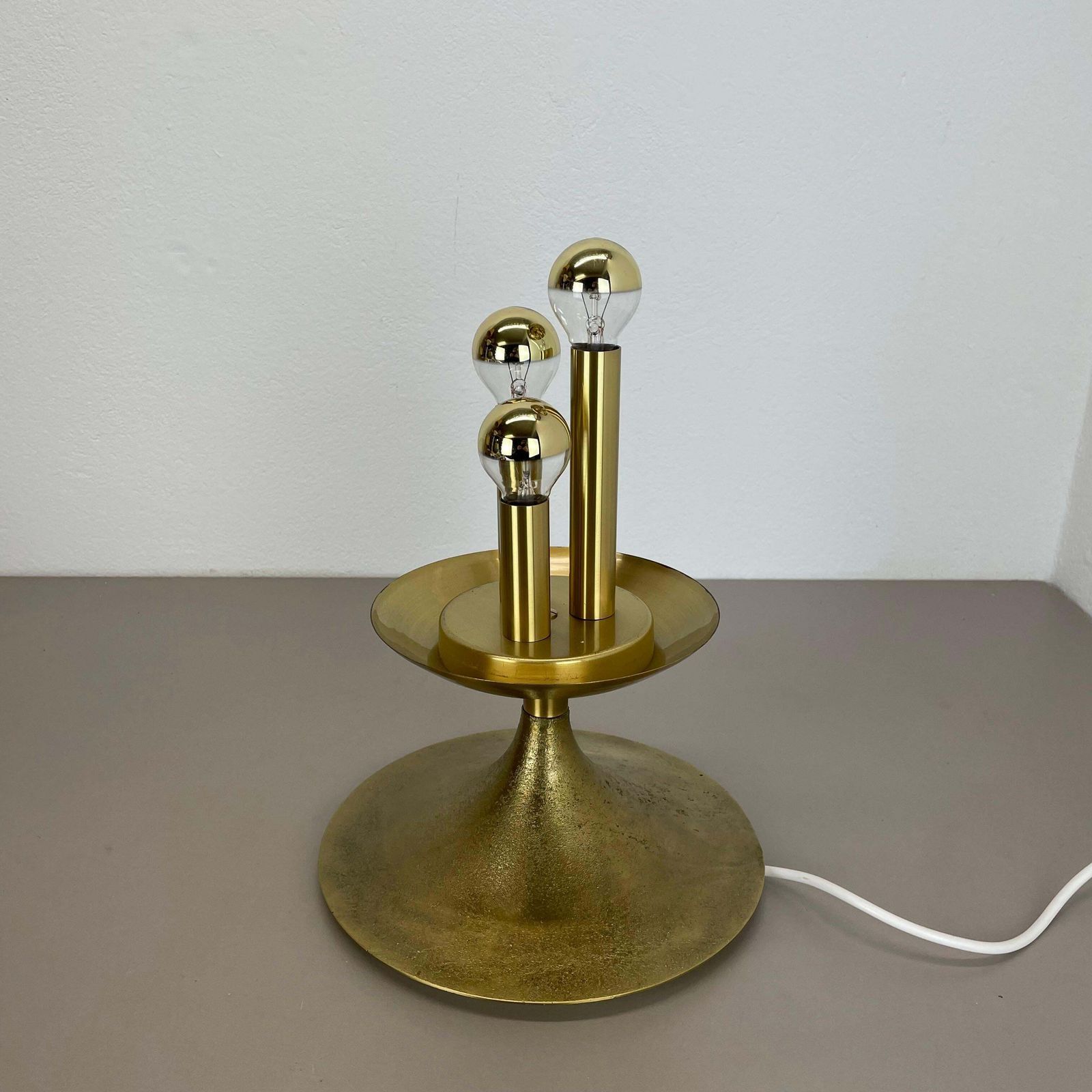 Huge 44cm Hollywood Regency Stilnovo Style Brass Ball Table Light, Italy 1970s photo vinterior