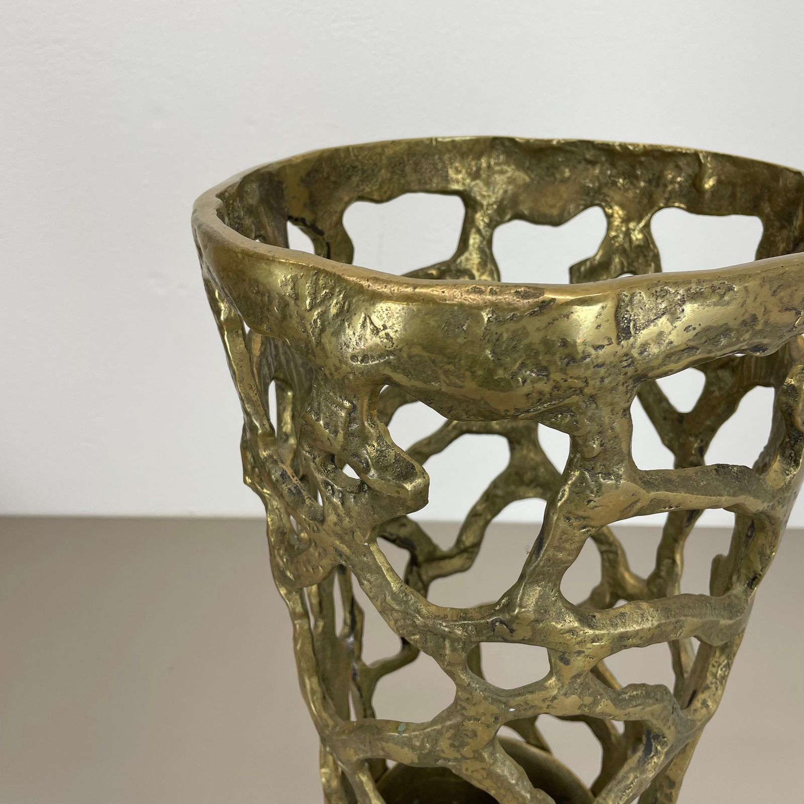 Hollywood Regency Solid 11kg Brutalist Brass Umbrella Stand, Italy, 1970s photo Home Decor