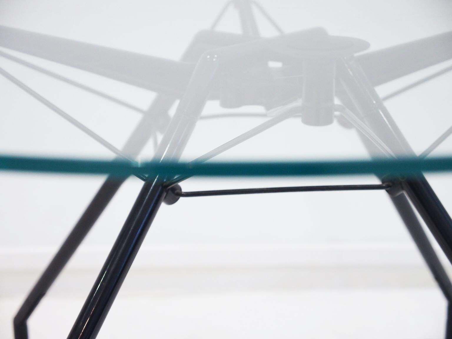 Round Dining Table Nomos By Sir Norman Foster & Partner photo Furniture