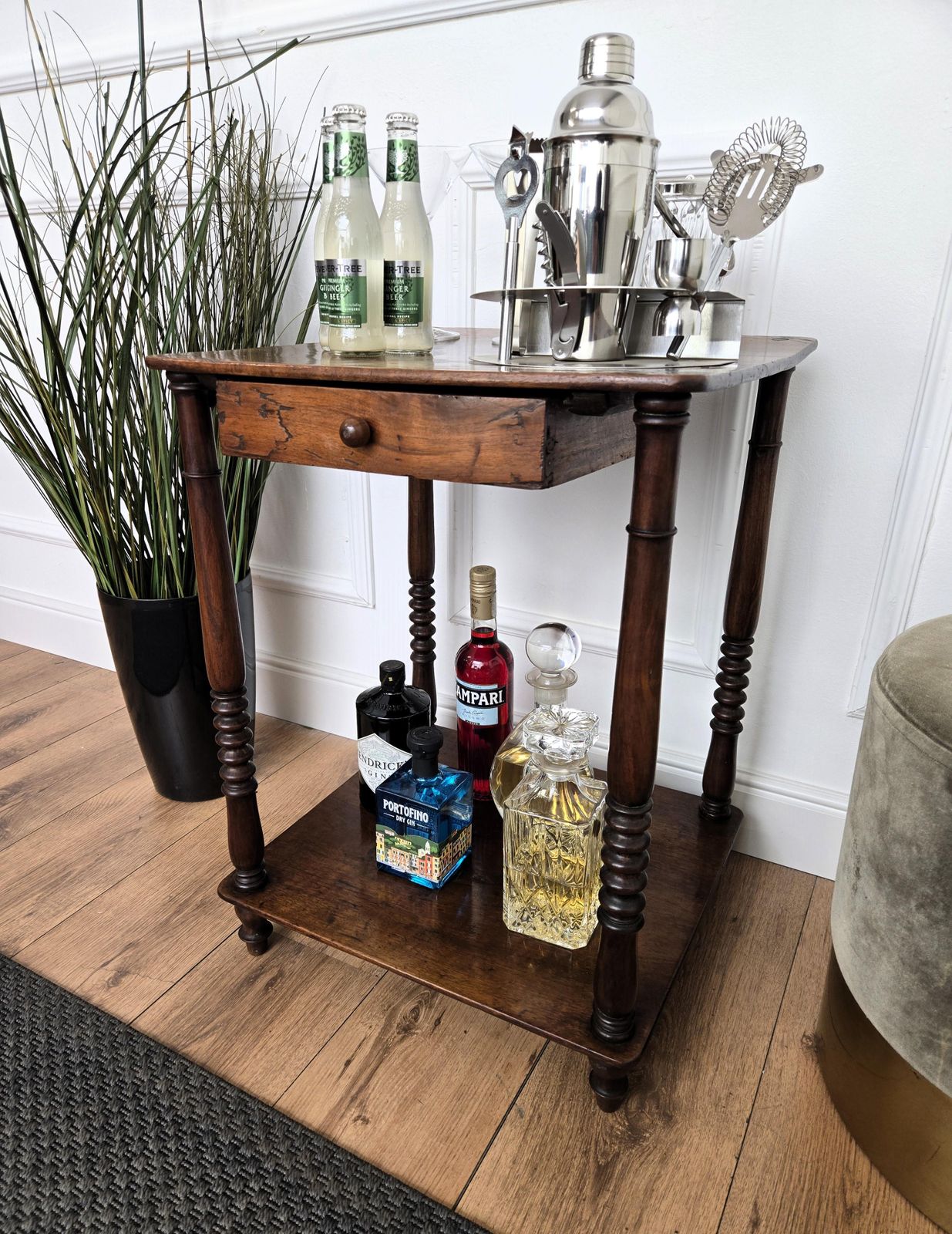 Italian 1940s Art Deco Midcentury Walnut Carved Legs Dry Bar Side Cocktail Table photo vinterior