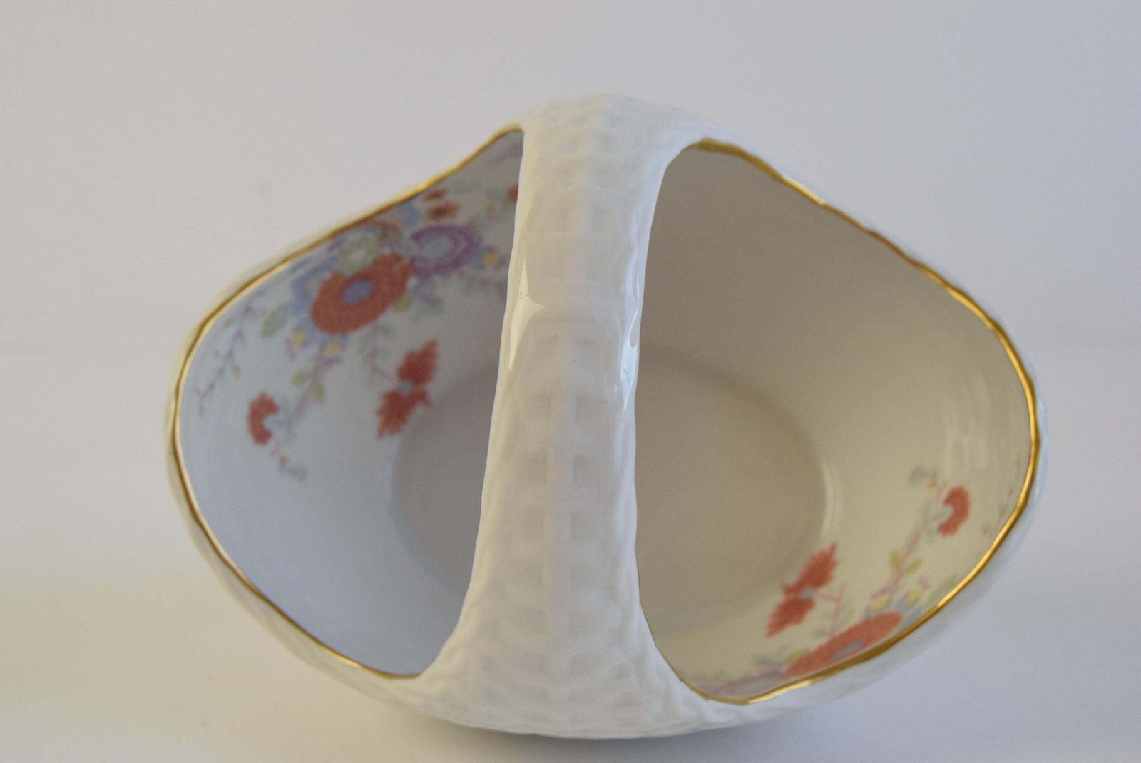photo furniture Pirken Hammer Porcelain Basket And Bowl Set With Gold Trim