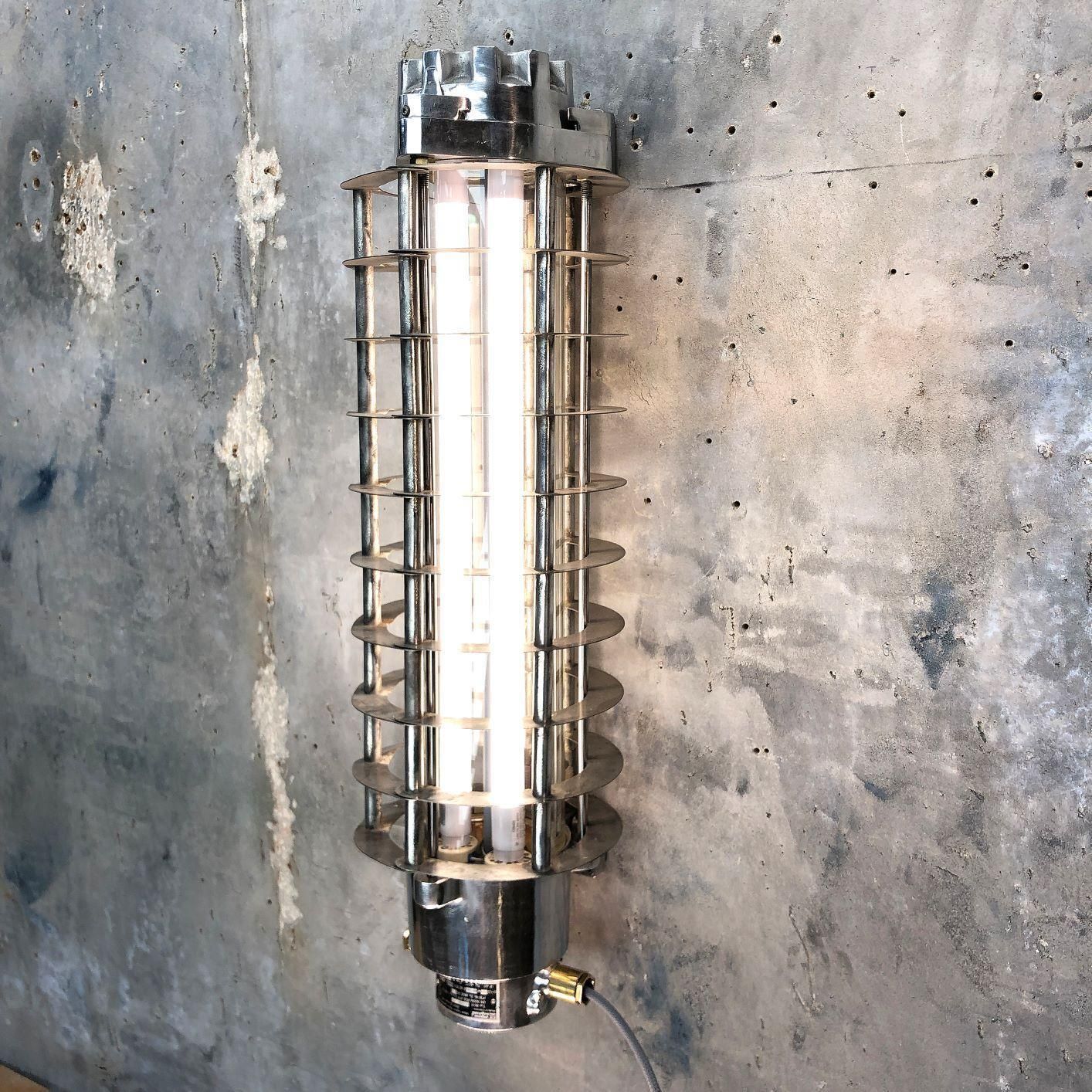Vintage Industrial Wall Mounted Flameproof Led Aluminum Striplight With Cage photo 765.0