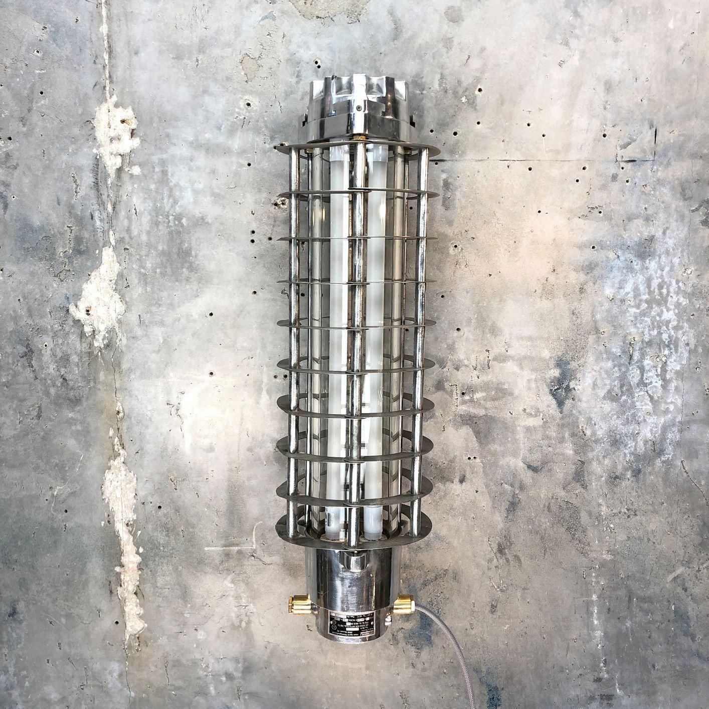 Vintage Industrial Wall Mounted Flameproof Led Aluminum Striplight With Cage photo vinterior