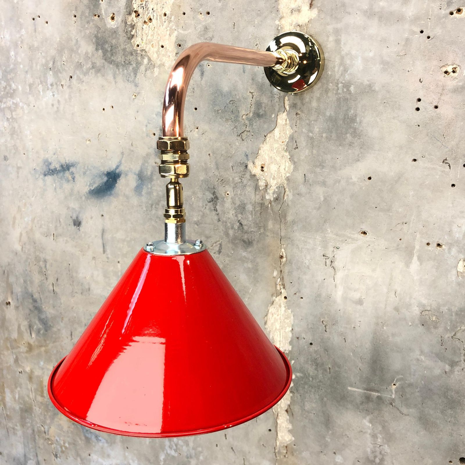 1980 British Army Lamp Shade In Red With Copper Cantilever Wall Lamp Edison Bulb photo vintage