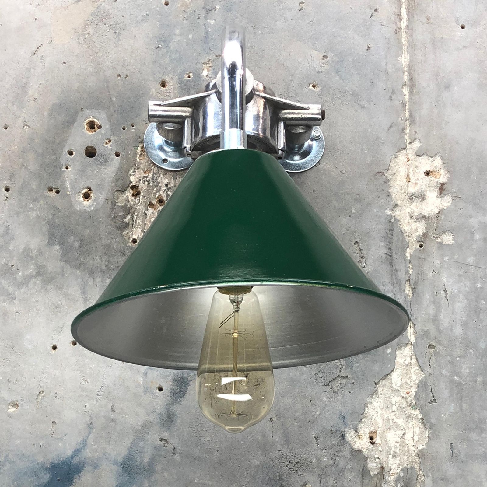 Lighting 1980s Ex British Army Lamp Shade And Galvanized Steel Short Reach Cantilever photo