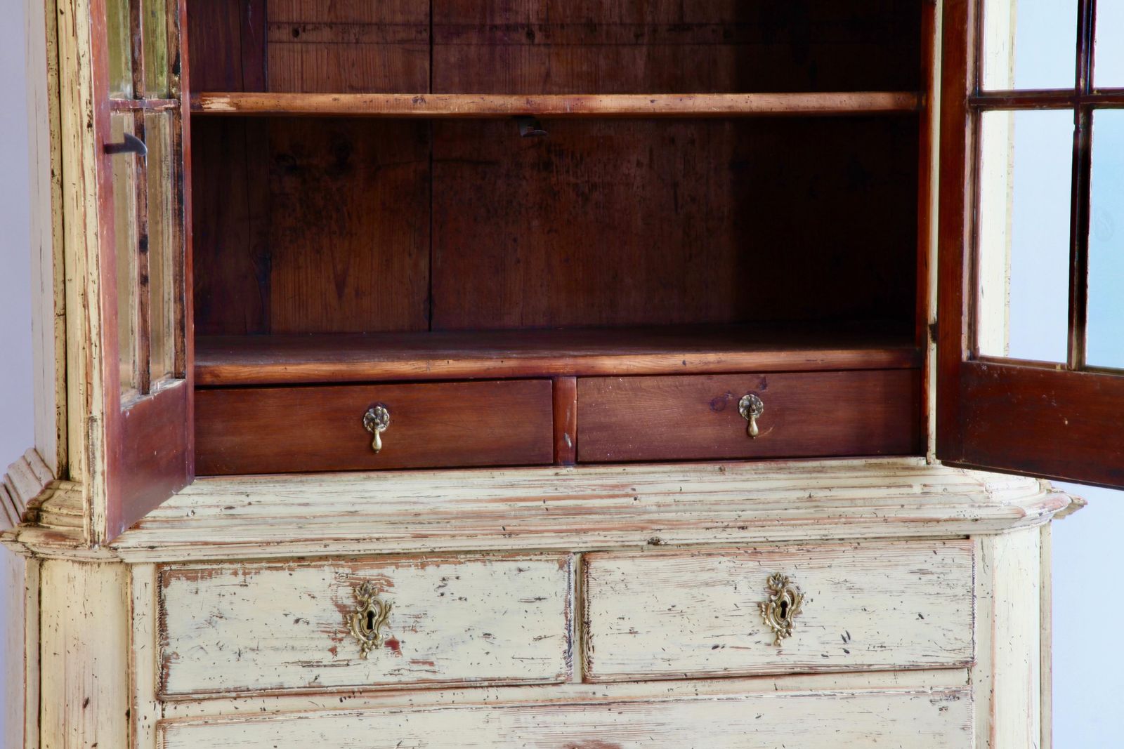 18th Century Gustavian Yellow Swedish Display Cabinet From La Maison London photo 11713.0