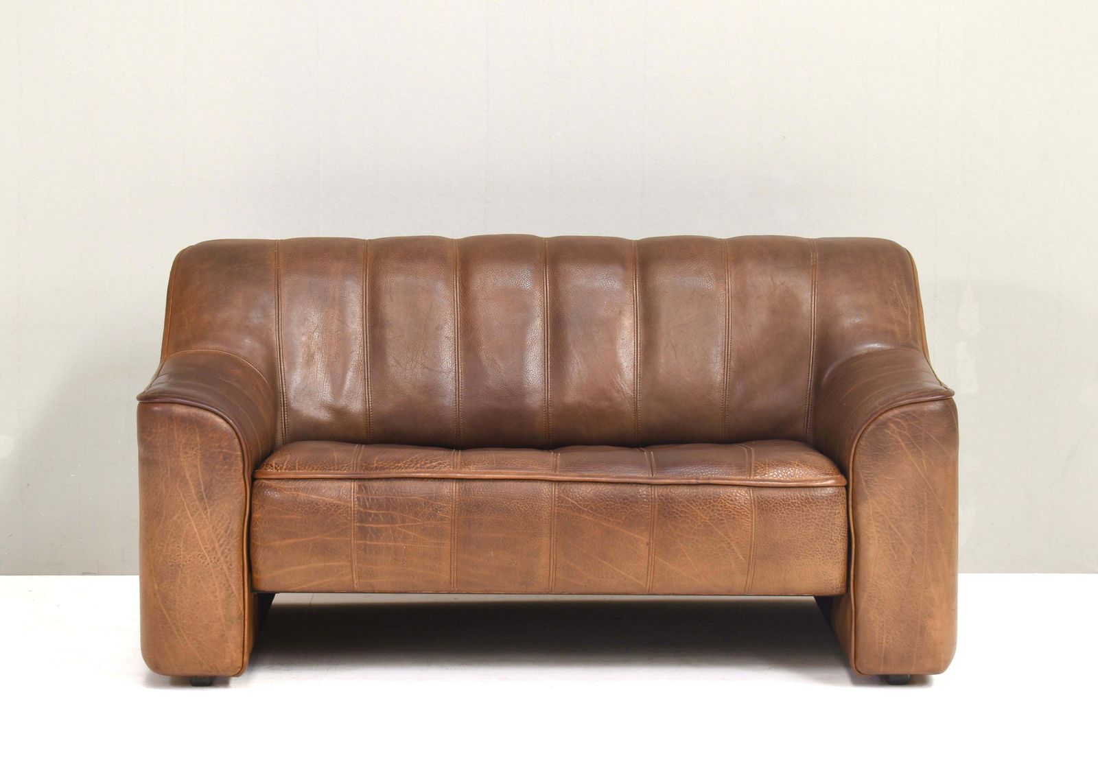 De Sede Ds 44 Two Seat Sofa In Tan Buffalo Leather – Switzerland, 1970s photo for sale