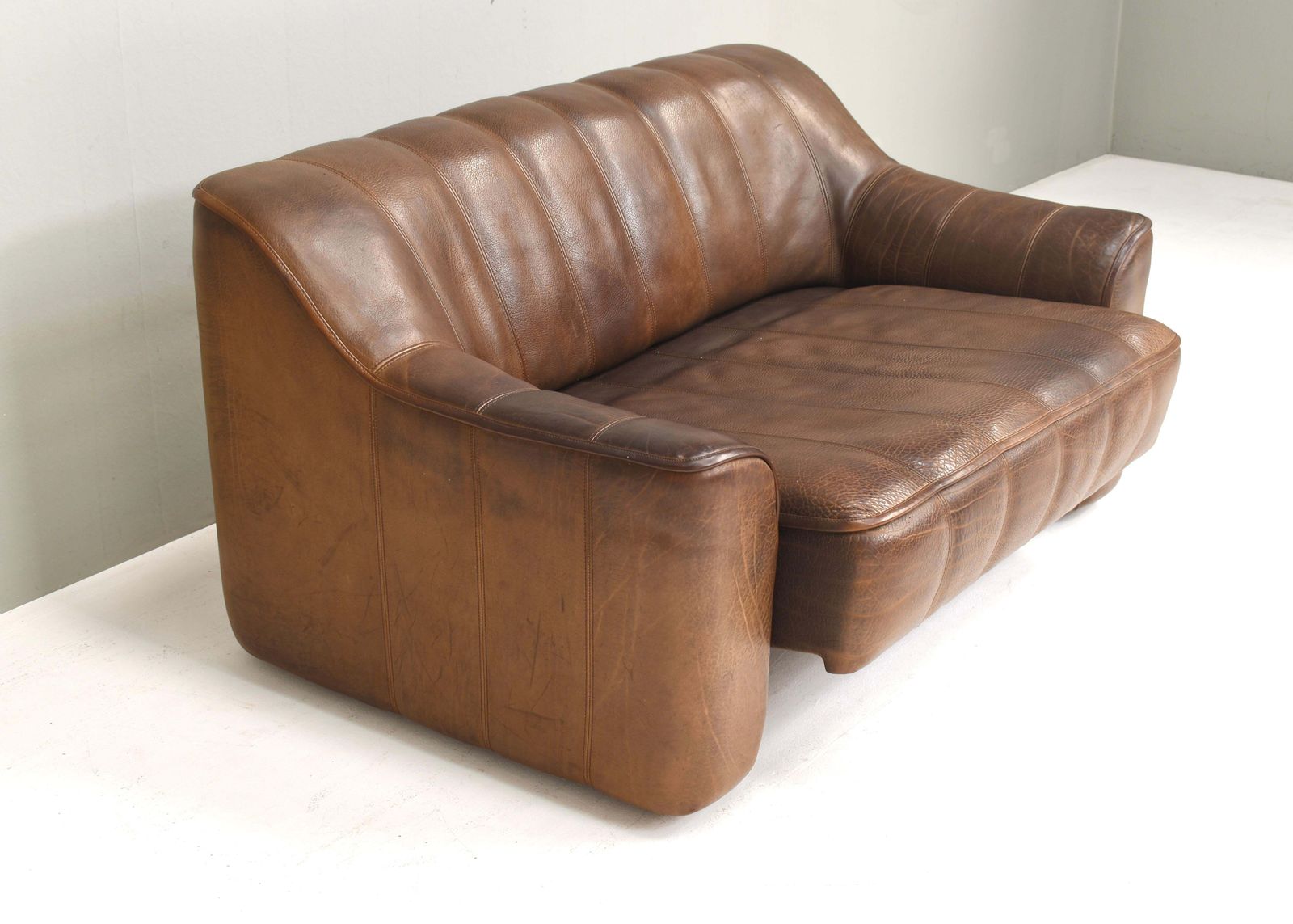 De Sede Ds 44 Two Seat Sofa In Tan Buffalo Leather – Switzerland, 1970s photo buy