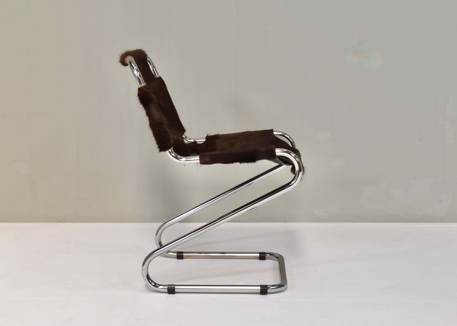 1970s Italian Chair In Cowhide And Chrome   Italy, 1970s photo vinterior