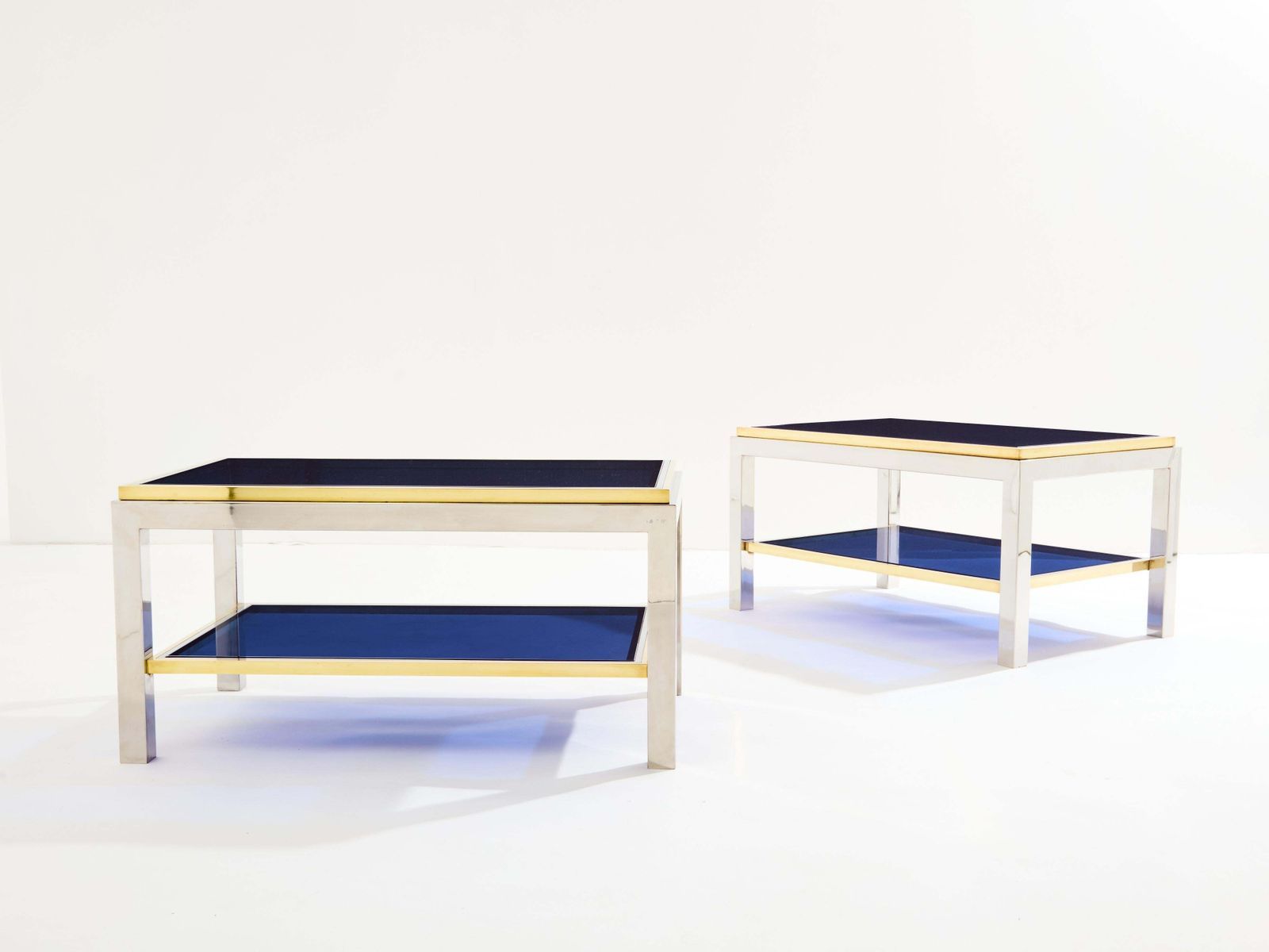 photo for sale Tables d'appoint Willy Rizzo Flaminia à deux plateaux en laiton et chrome, années 1970