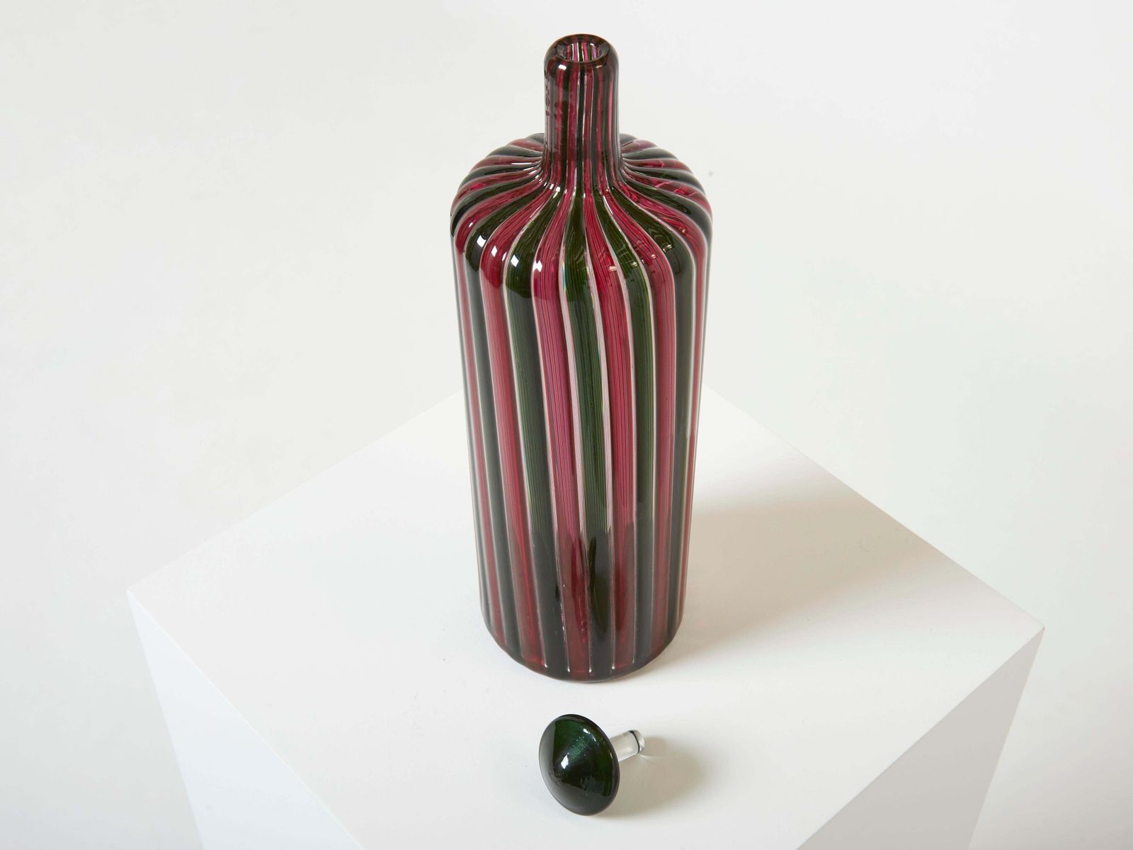 Flacon Gio Ponti Paolo Venini en verre de Murano, série Morandiana, 1982 photo 3841.0