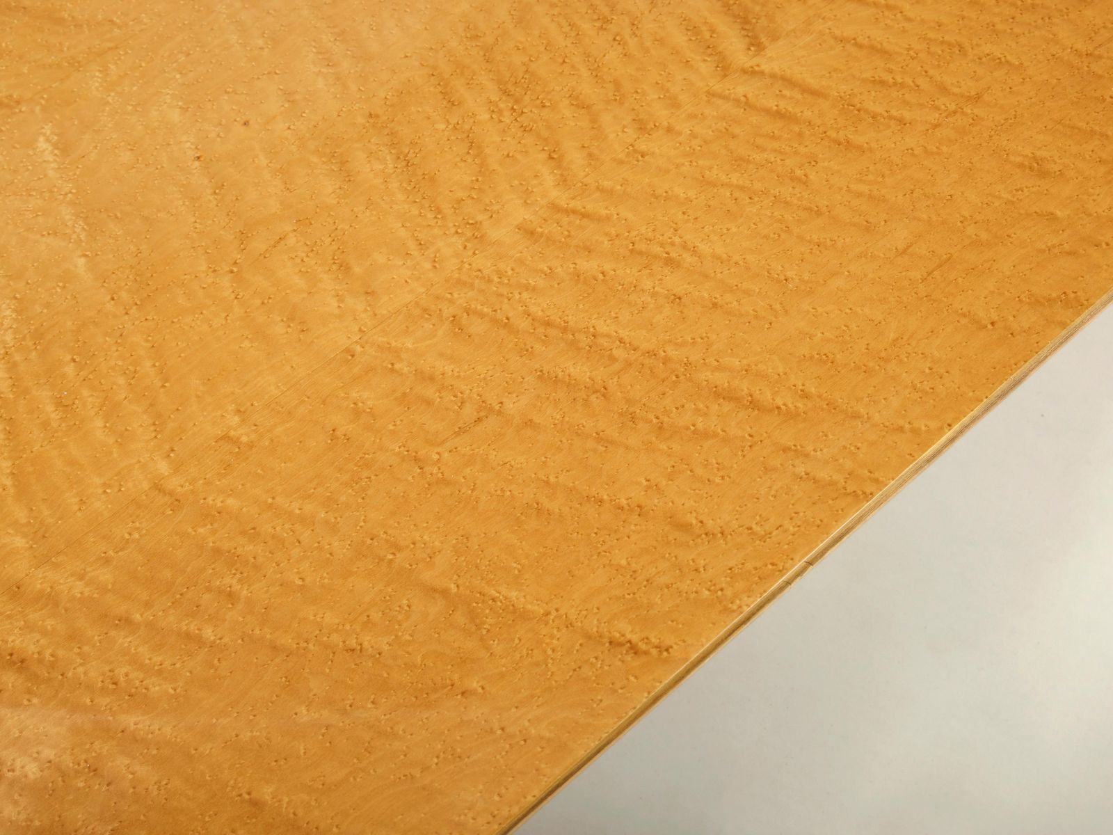 Mobilier Table basse extra-large Giovanni Offredi pour Saporiti, érable et laiton, années 1980 photo