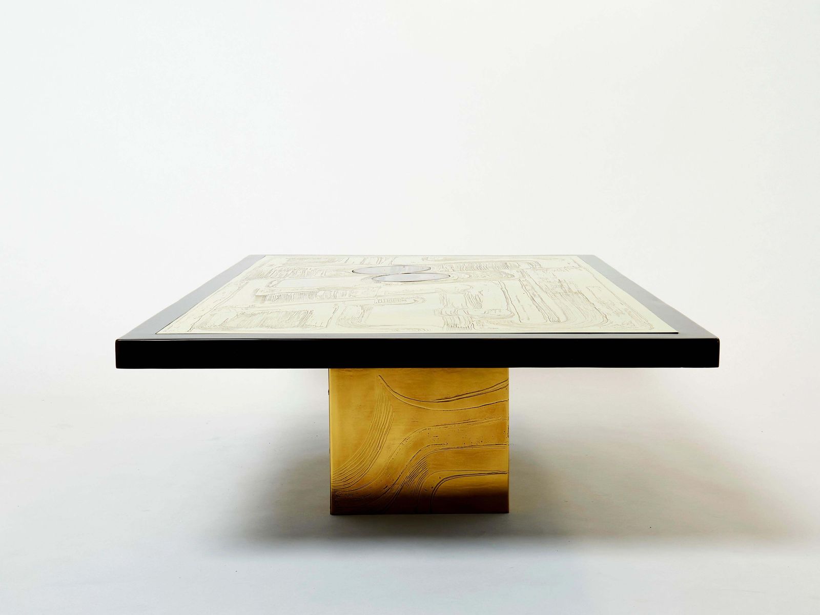 photo for sale Table basse belge en laiton gravé avec agates, signée Christian Krekels, 1979