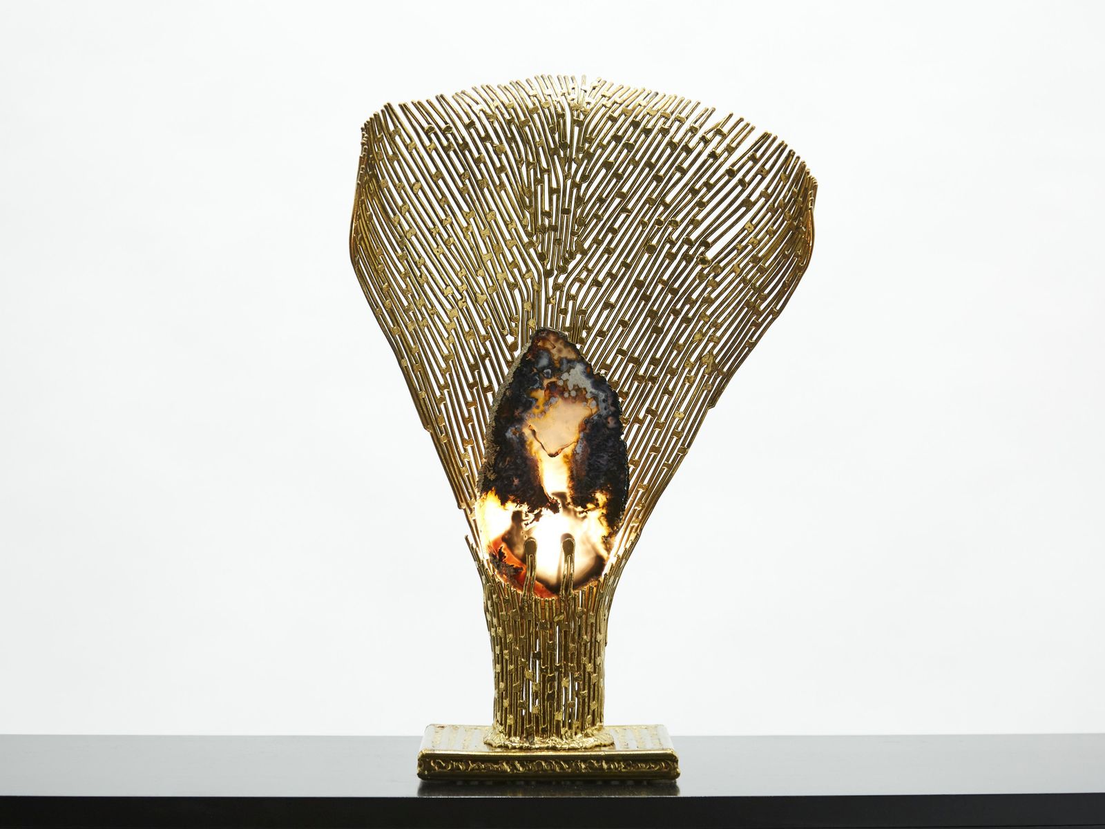 Lampe de table Henri Fernandez en laiton et agate Nefertiti, années 1970 photo for sale