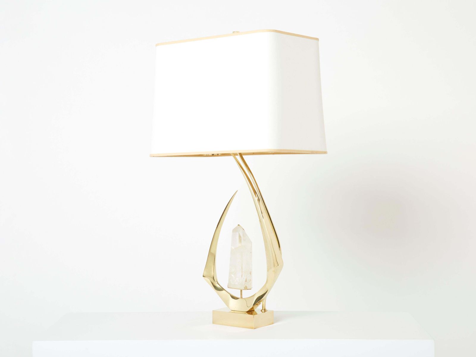 Luminaires Paire de lampes de table en laiton et cristal de roche signées Willy Daro, 1970 photo