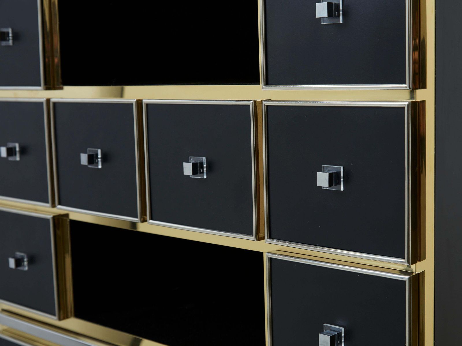 Cabinet secrétaire Michel Pigneres en laiton, chrome et laque noire, années 1970 photo vintage