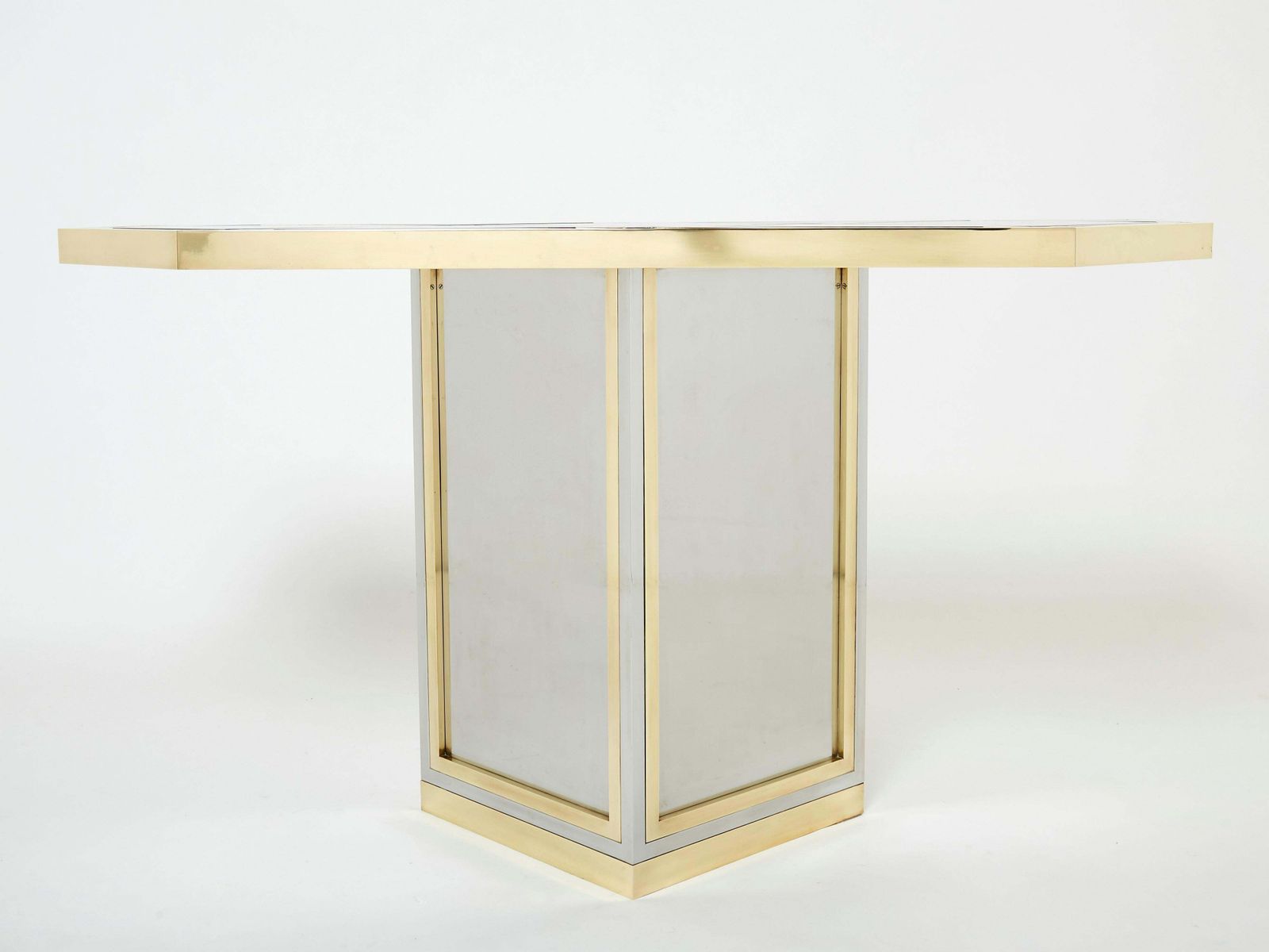 Mobilier Console en laiton, chrome et acier, plateau en miroir, par Romeo Rega, années 1970 photo